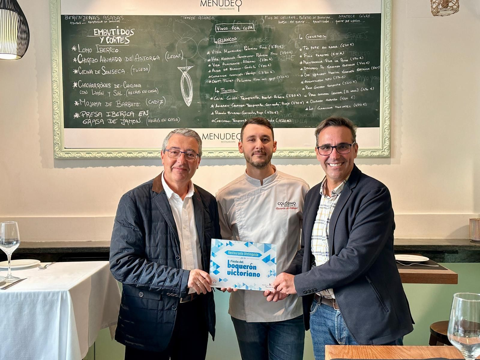 Entrega de la placa al restaurante Menudeo de Madrid. Entrega de la placa al restaurante Menudeo de Madrid.