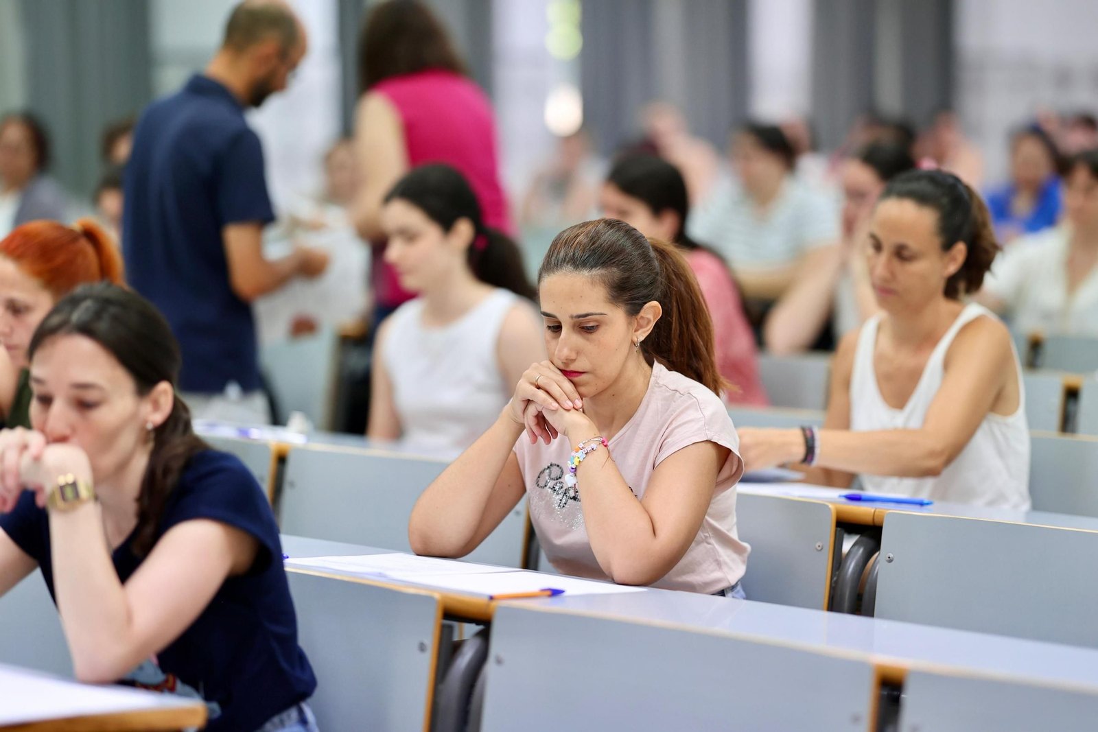 Las oposiciones docentes en Málaga, en fotos