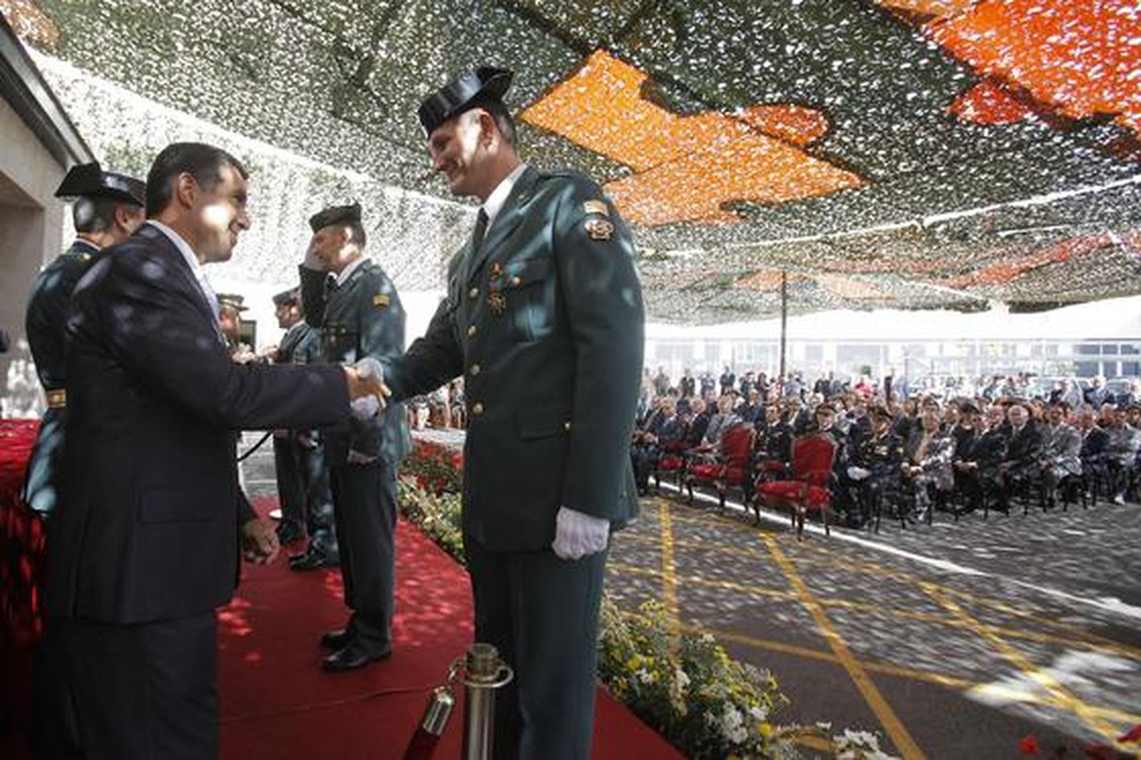 La Comandancia de la Guardia Civil de Cádiz celebra la festividad de su Patrona, la Virgen del Pilar.

Foto: Jesus Marin