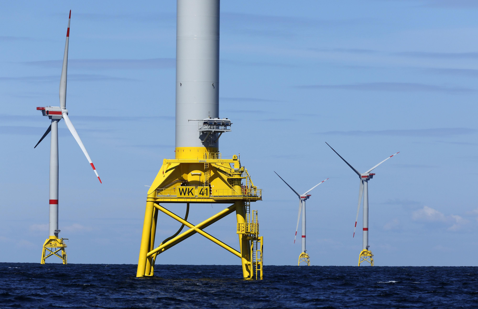 Puerto Real, presente en la estación eólico marina Wikinger