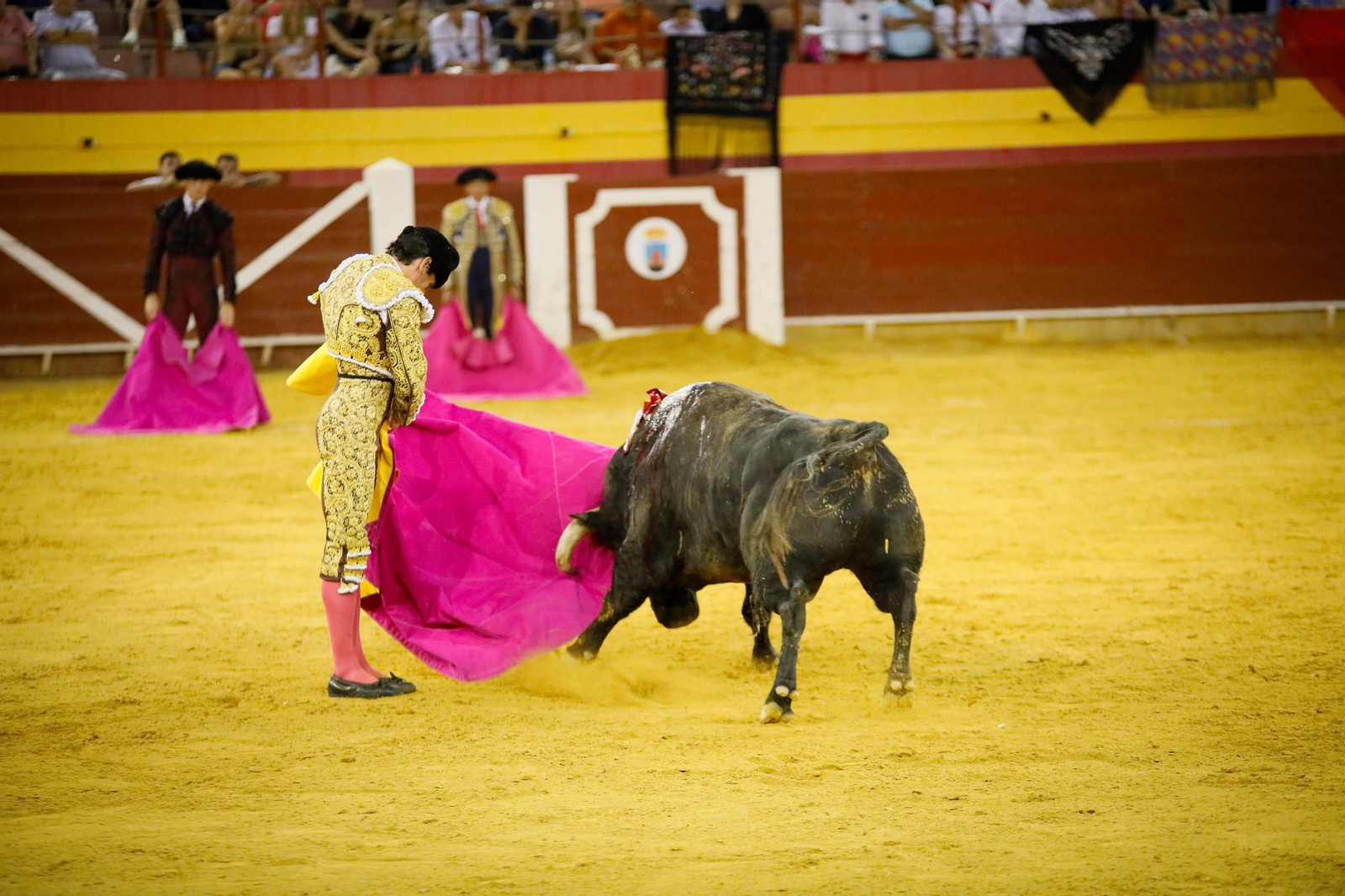 Imágenes de la corrida de toros en Roquetas de Mar