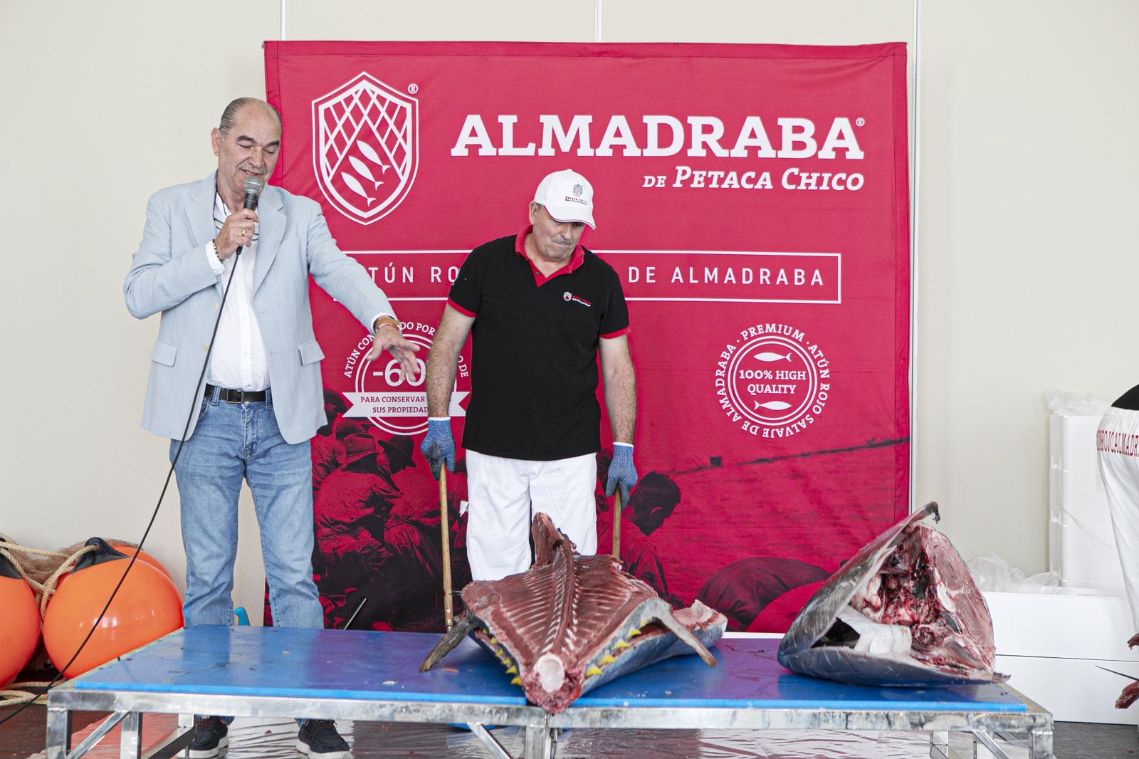 Un ronqueo de atún rojo realizado por Petaca Chico.