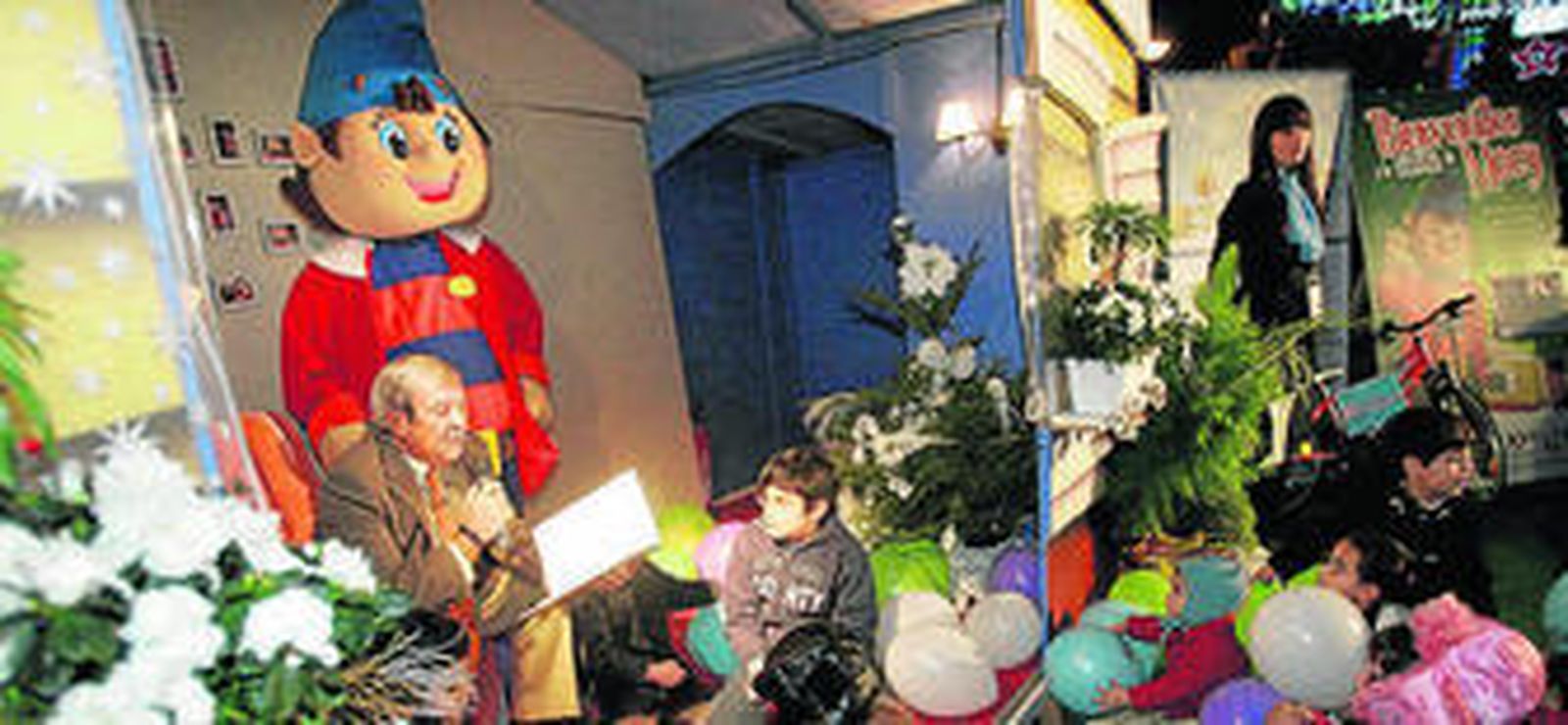 Eugenio Arévalo, durante el cuentacuentos del Duende Moci.