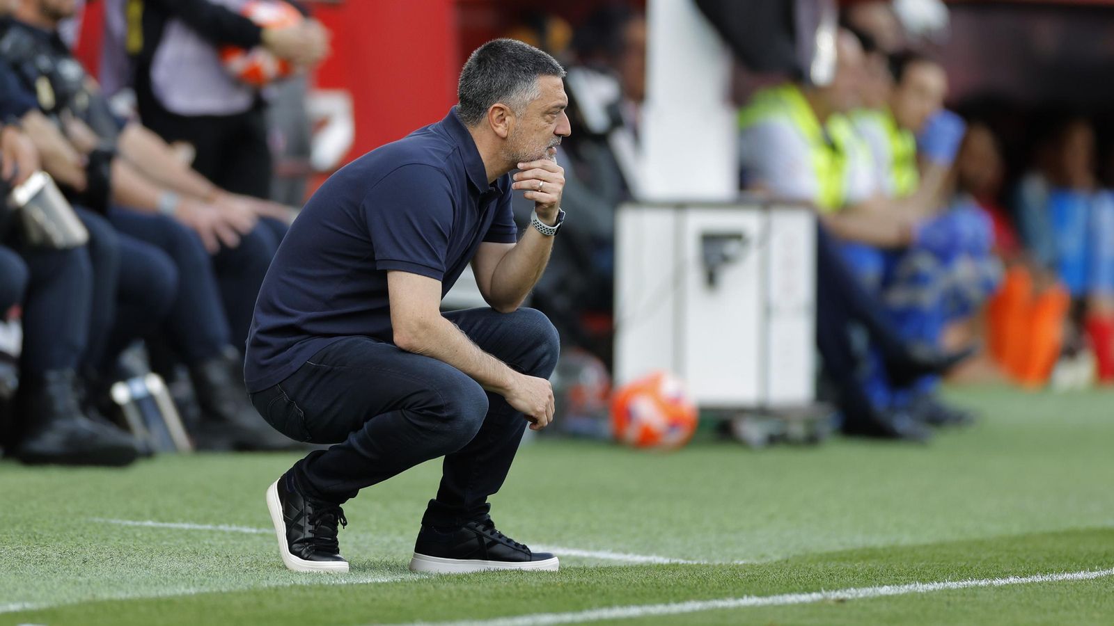 García Pimienta durante el partido Sevilla-Atlético de Madrid.