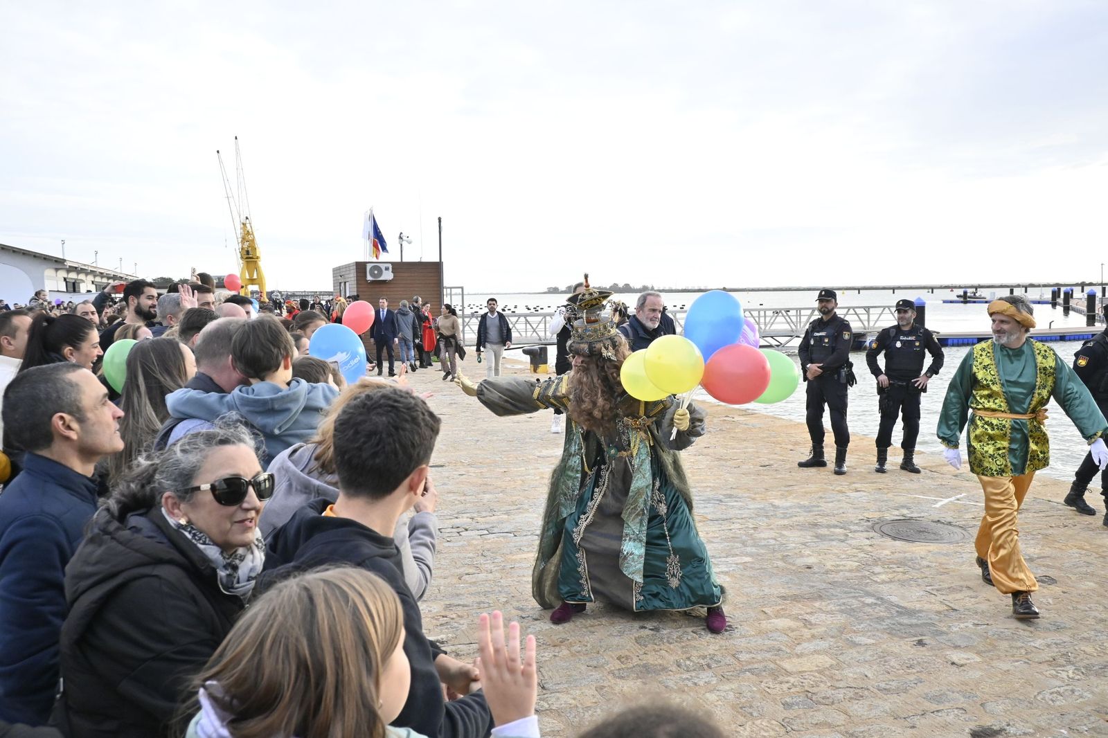 Las mejores fotografías de la llegada de los Reyes Magos a Huelva
