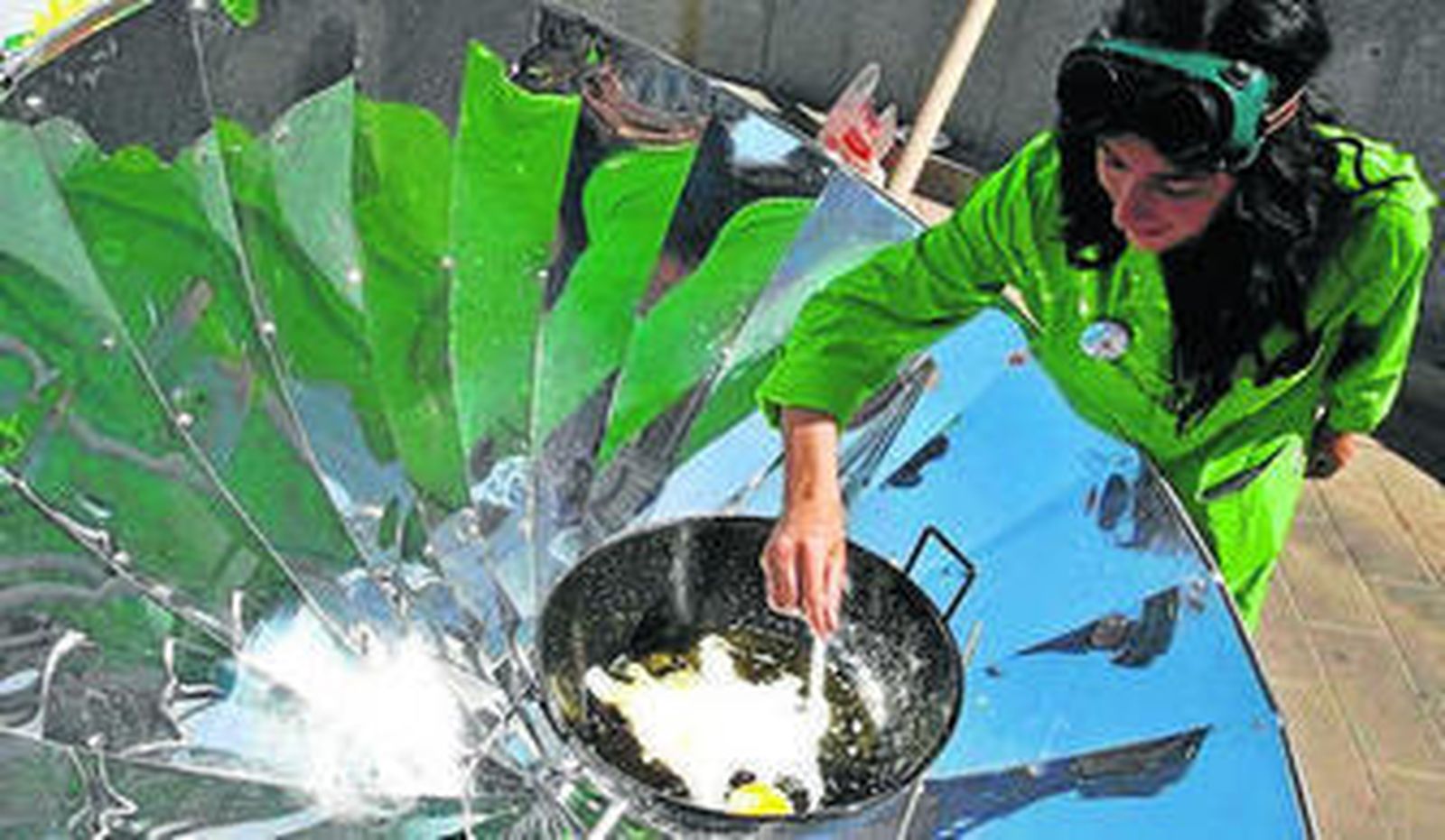 Con la energía solar se pueden cocinar alimentos.