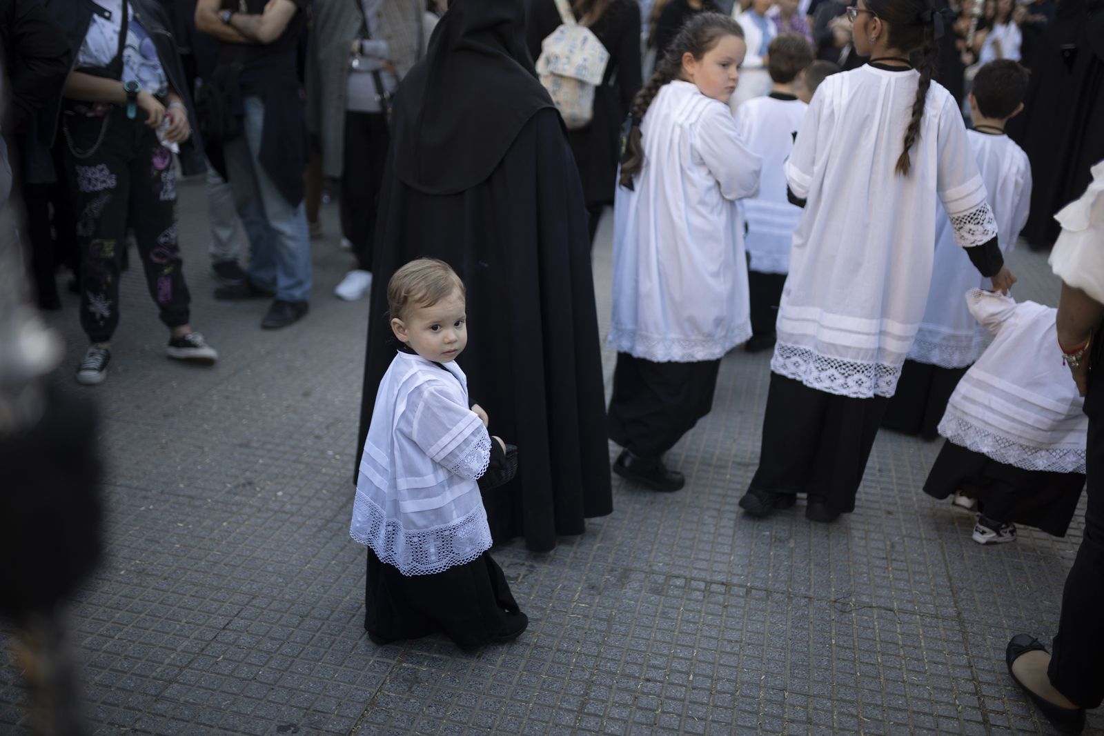 La Hermandad del Santo Entierro de la Semana Santa de Huelva 2023, en imágenes