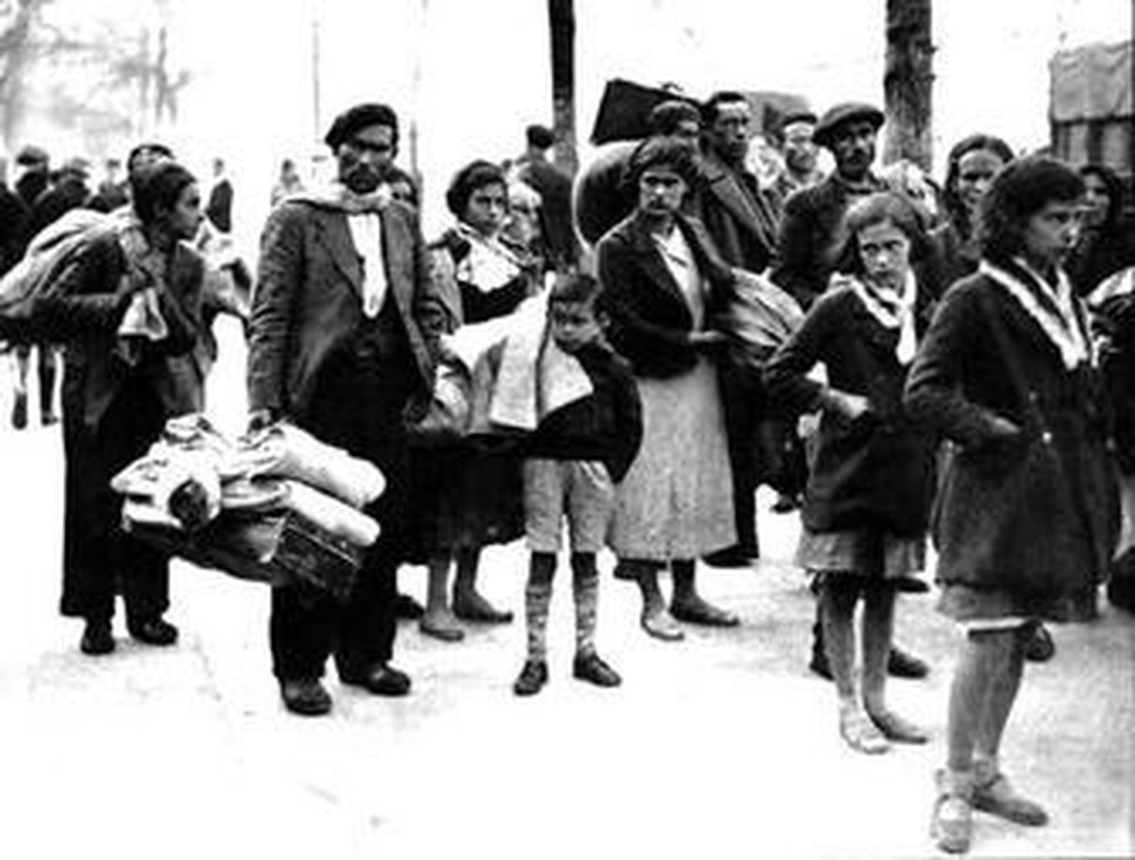 AÑO 1946 | El autobús del estraperlo | Once viajeros no llegaron a su destino en Adra