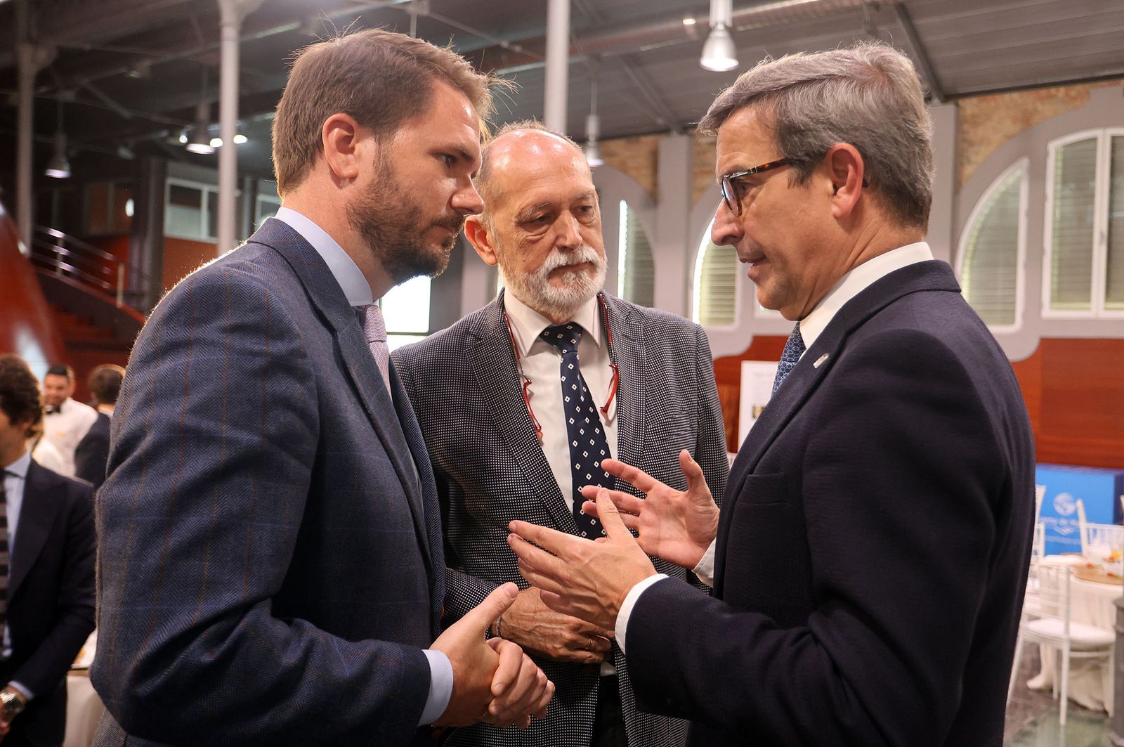 Imágenes de la recepción de los invitados al desayuno-coloquio con Jorge Paradela en el Foro Joly Andalucía