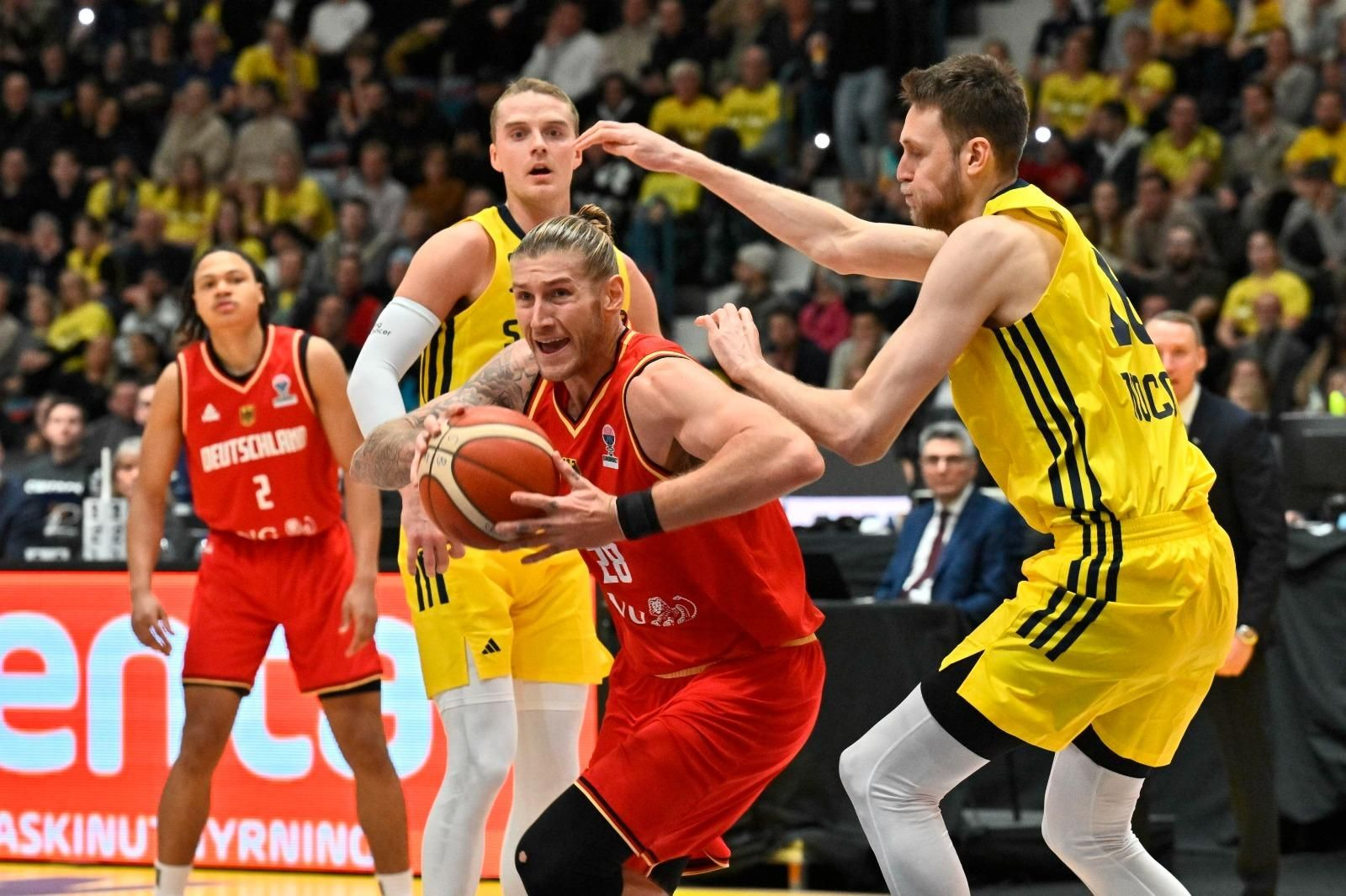 Dylan Osetkwowski, partidazo y derrota en su debut con Alemania