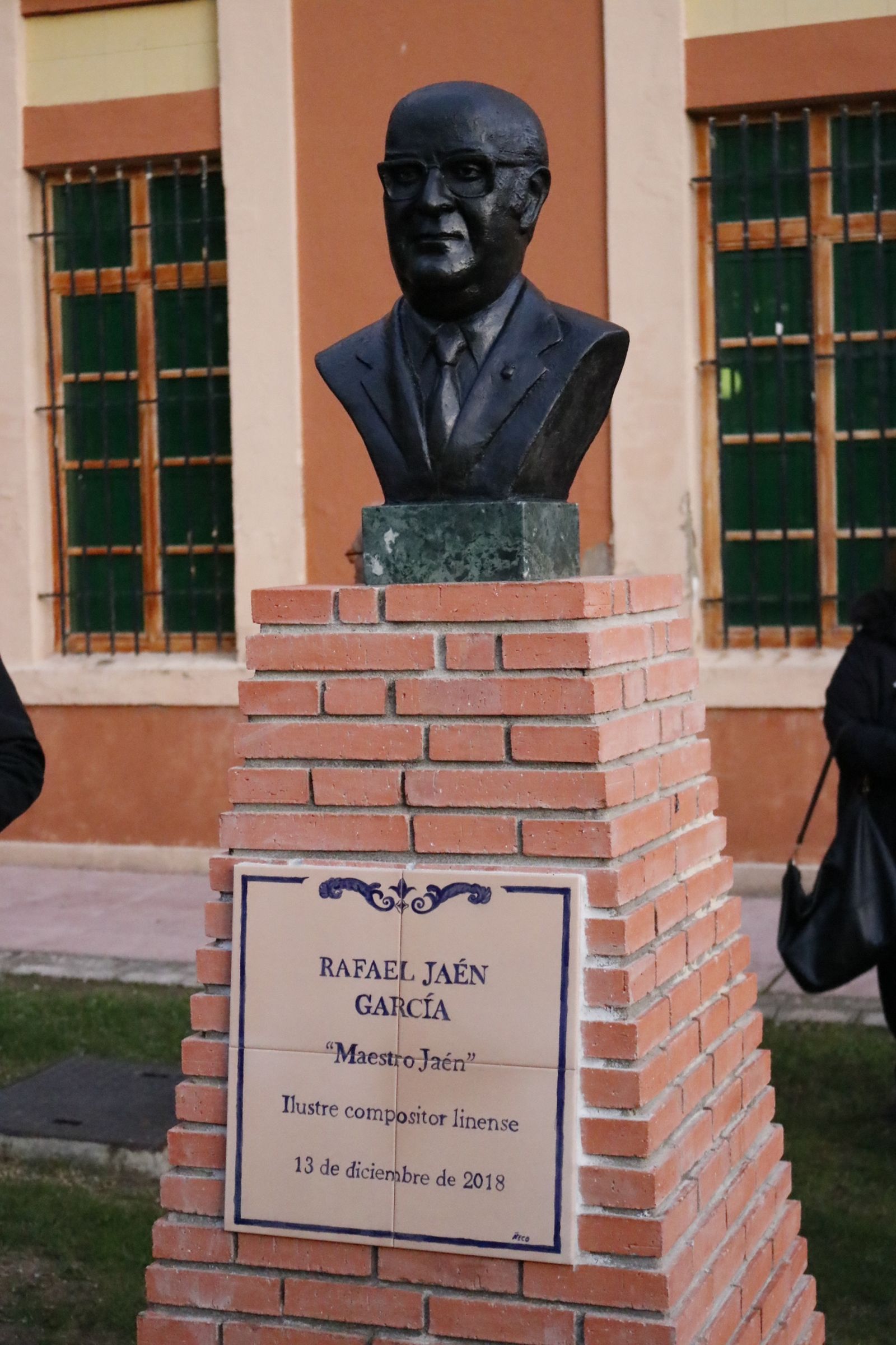 Descubrimiento del busto del Maestro Jaén
