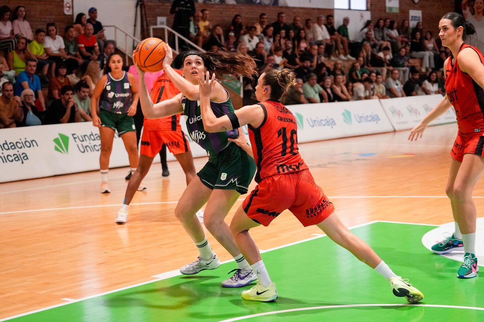 El Unicaja Mijas se da un festin ante el Barakaldo (81-50)