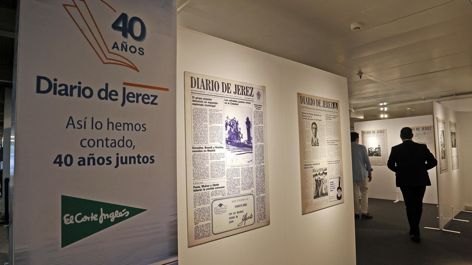 Imágenes de la exposición de portadas del Diario de Jerez en El Corte Inglés por los 40 años