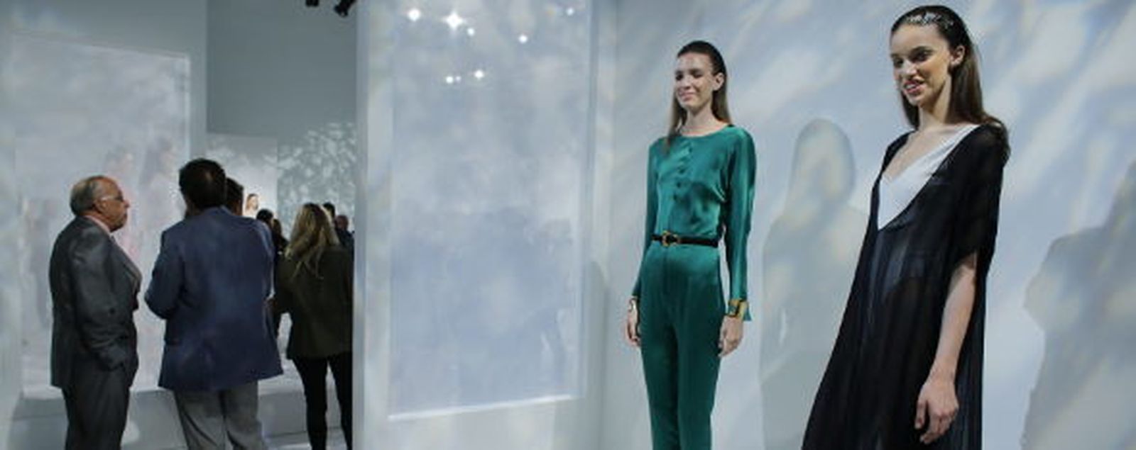 Uno de los modelos que Carmen March ha presentado en Nueva York. EFE/Kena Betancur