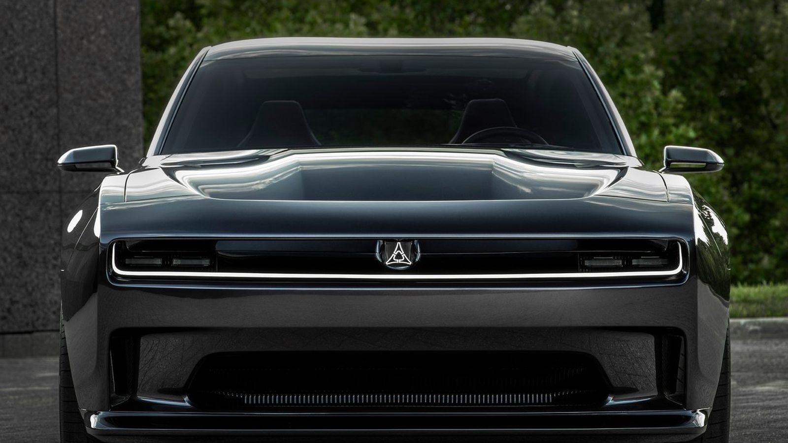 Probalemente, sea este Charger cuando llegue a la producción el que estrene la plataforma STLA Large de Stellantis, con baterías de hasta 118 kWh de capacidad.