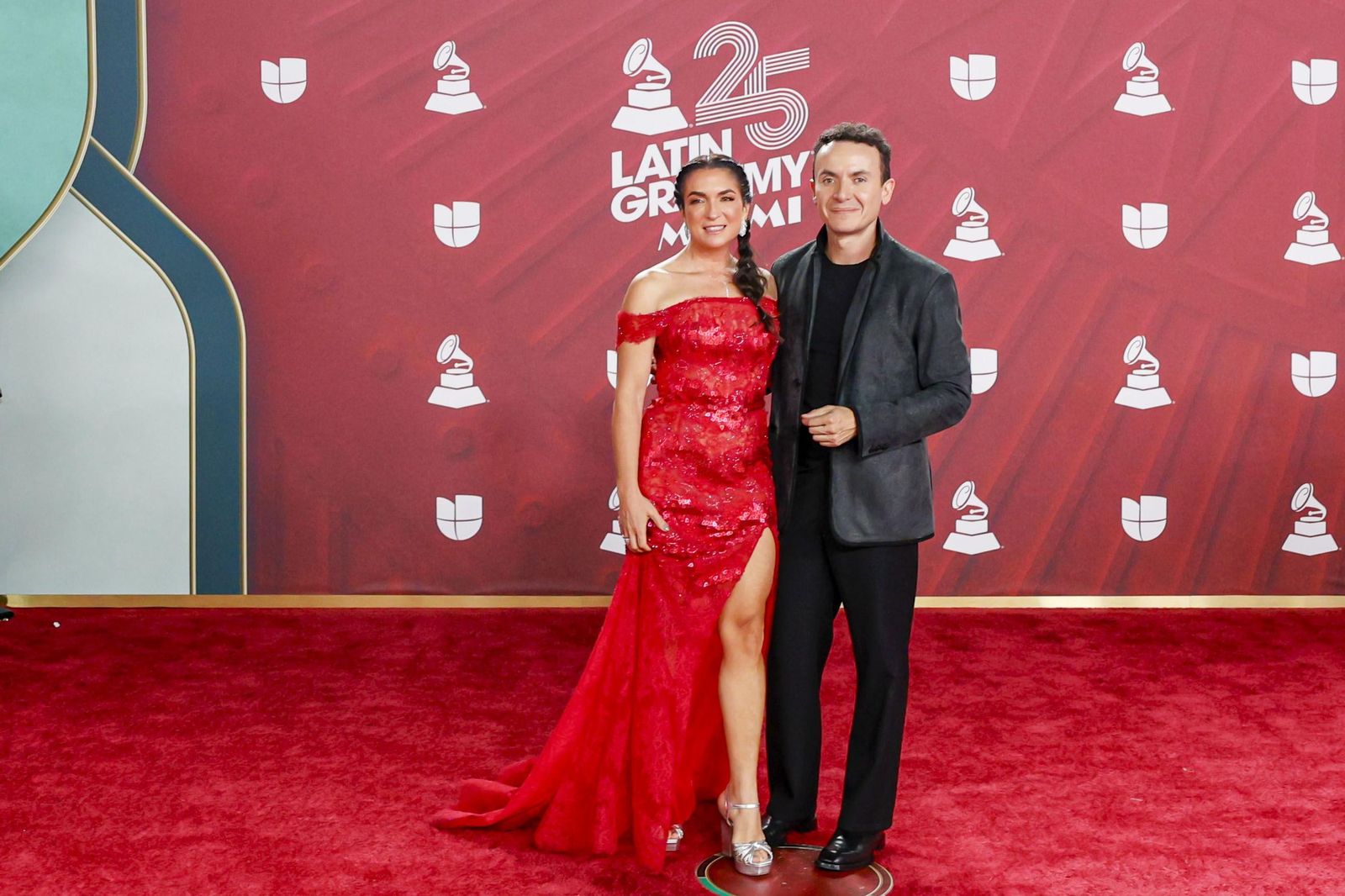 Todos los famosos, tendencias y curiosidades en la alfombra roja de la 25 edición de los Grammy Latinos