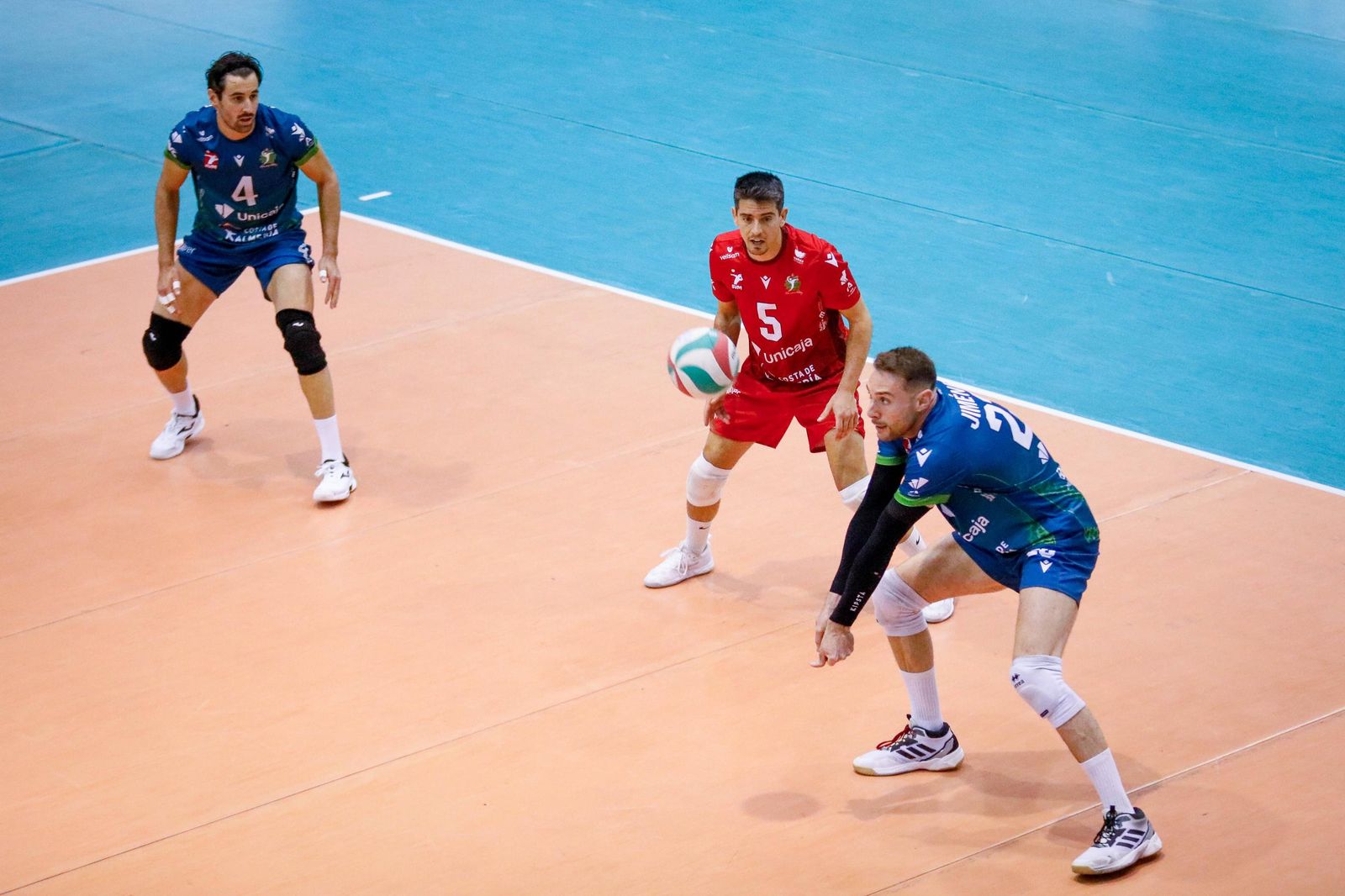 Las imágenes del Unicaja Costa de Almería-Leleman Conqueridor, primer partido del play off por el título de Superliga en Almería