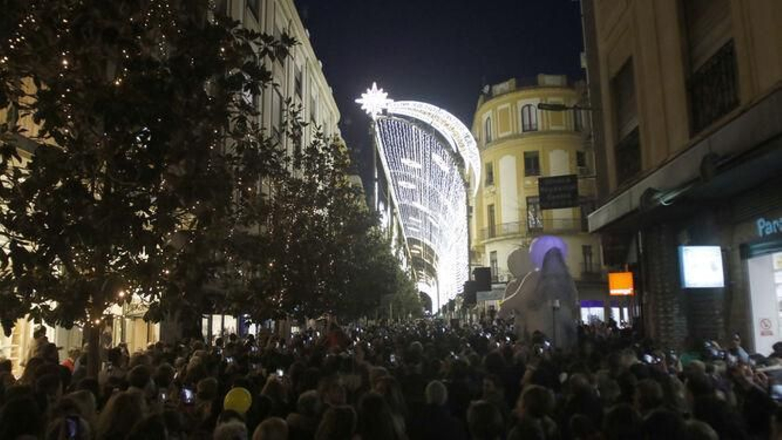 Espectáculo de luz y sonido en Cruz Conde