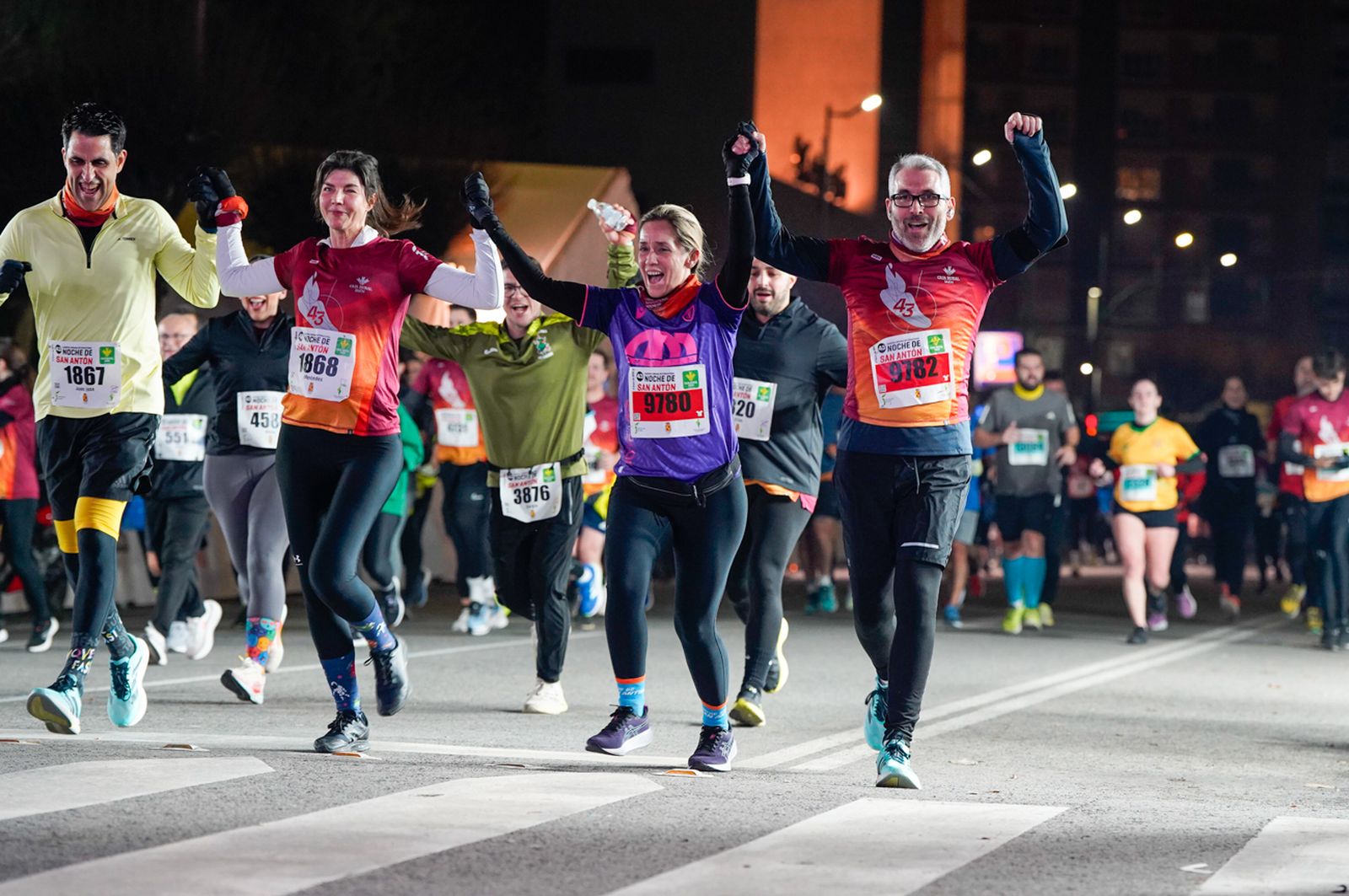 En imágenes: búscate en tu llegada a meta de la Carrera de San Antón 2026 (21)