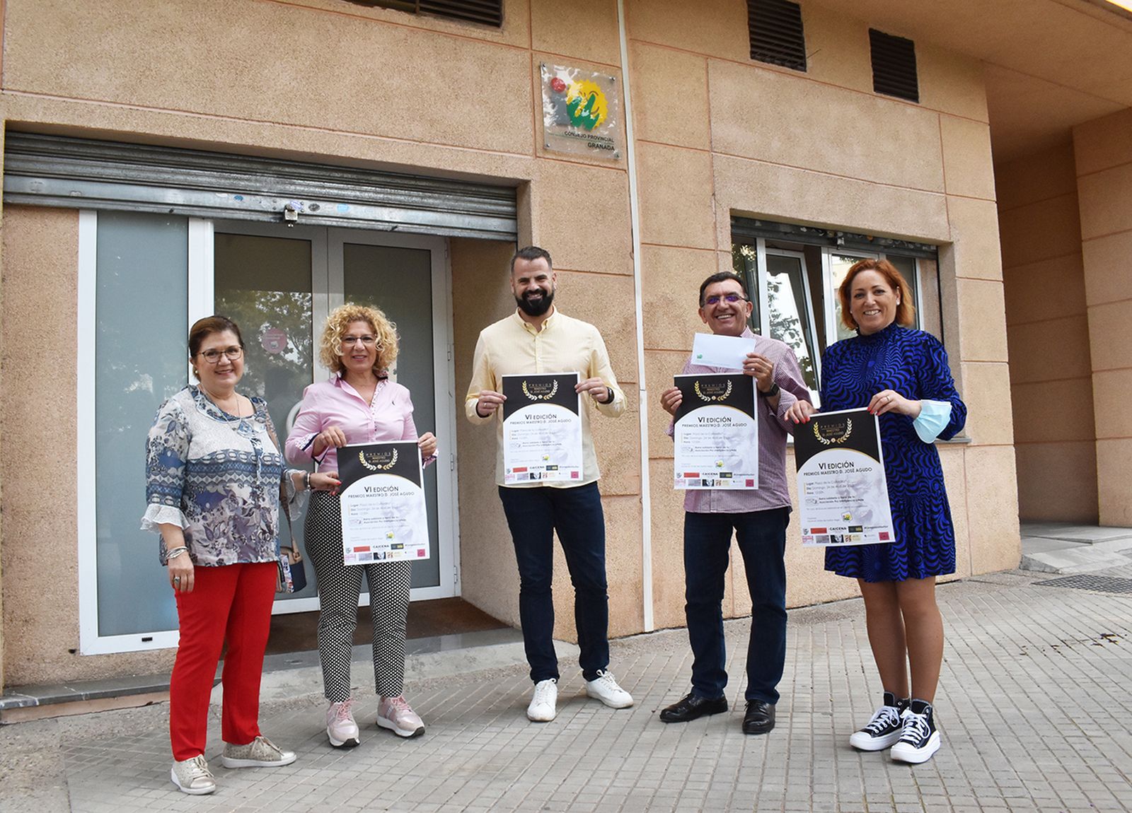 Entregan a la Asociación Pro Inteligencia Límite los donativos recaudados durante los premios Maestro José Agudo