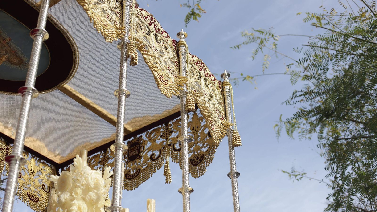 El palio de la Virgen de los Dolores