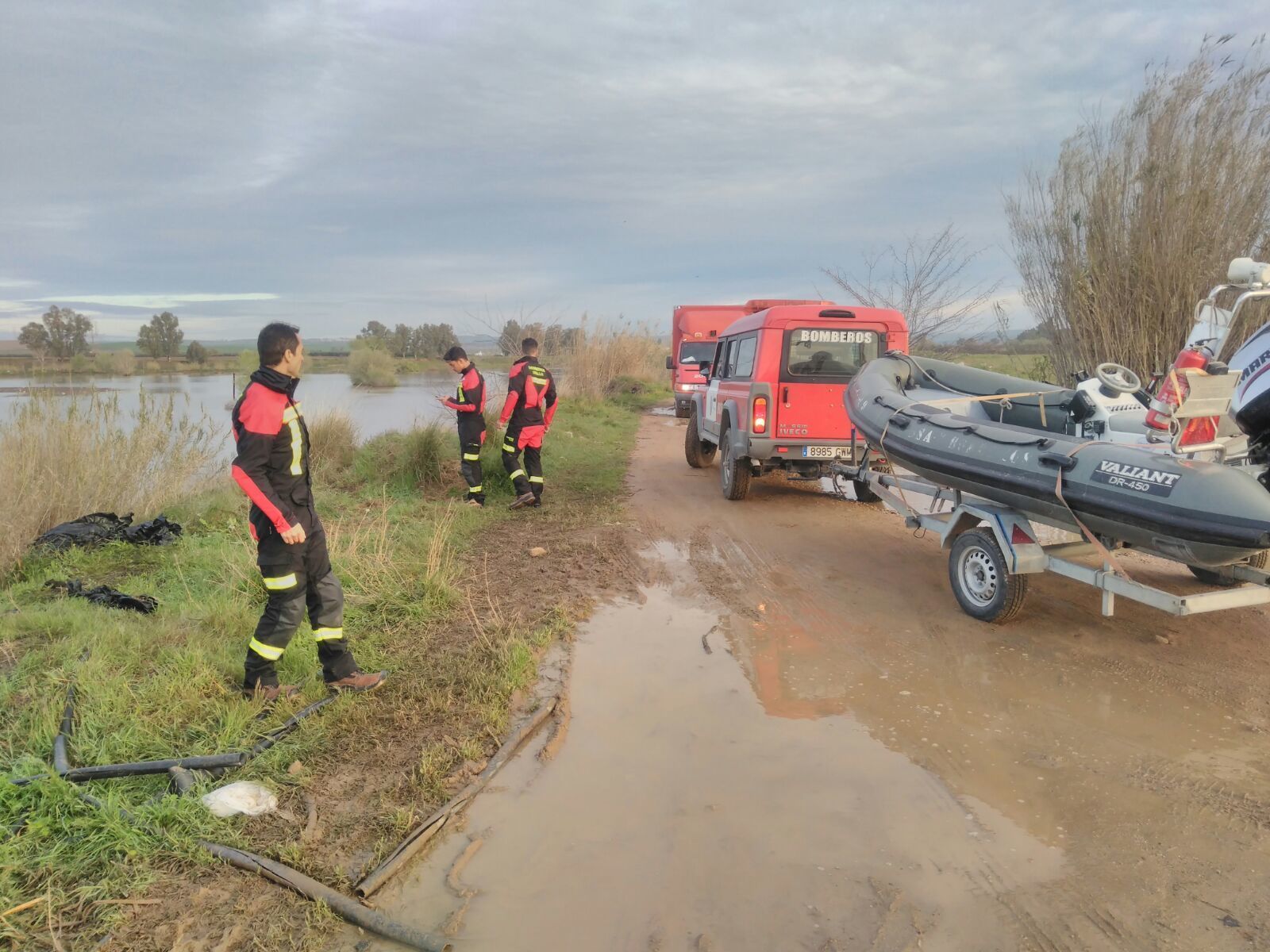 La  Unidad de Rescate Subacúatica de los Bomberos de Sevilla