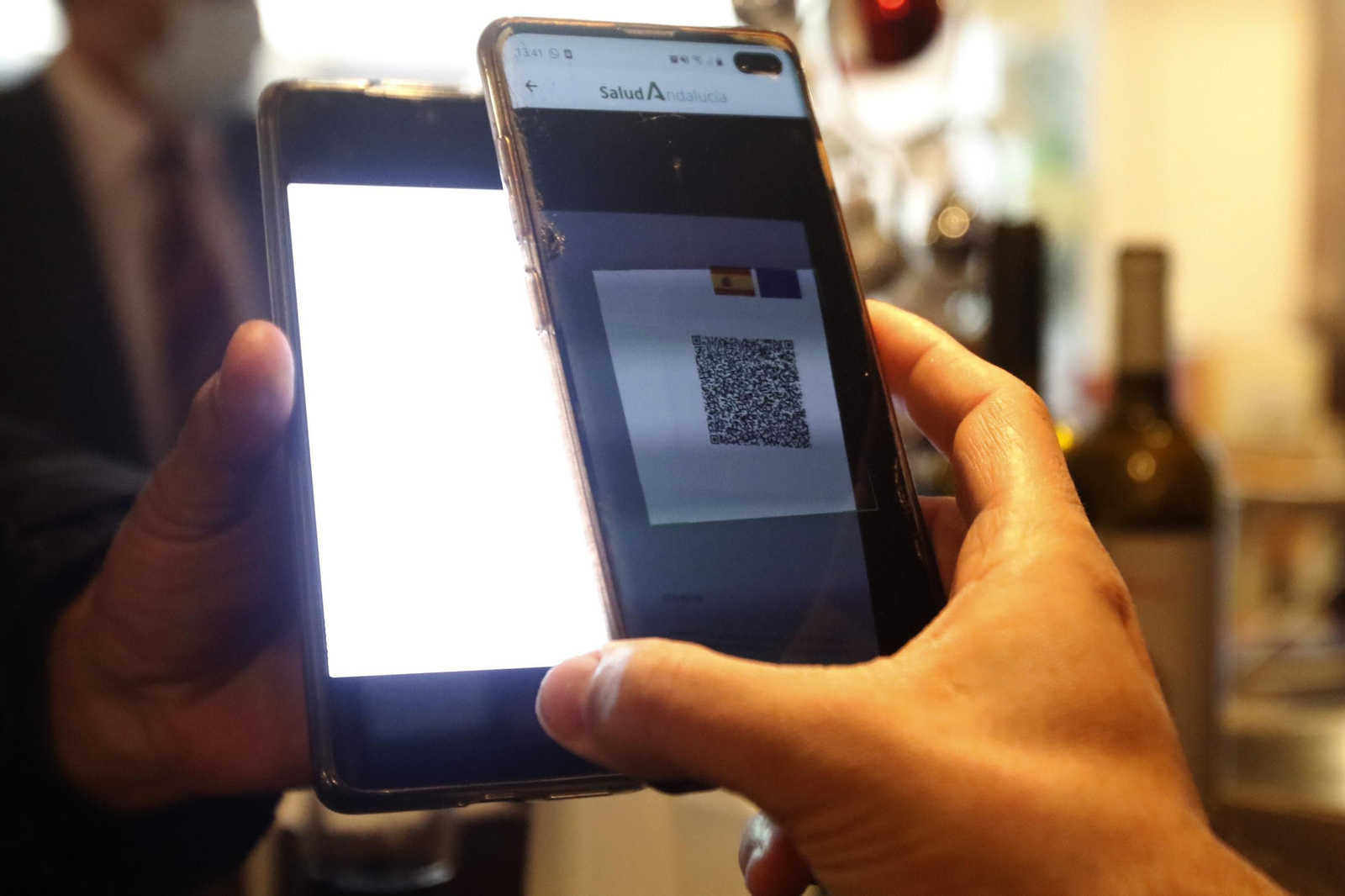 Las fotografías del estreno del pasaporte covid en Córdoba