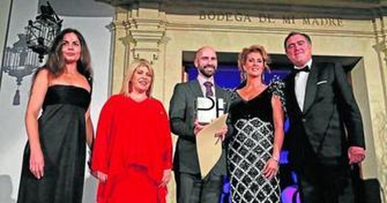 María Eugenia Álvarez, Mamen Sánchez, Guillermo Mora, María Luisa C. Azcárate y José Ramón Estévez.
