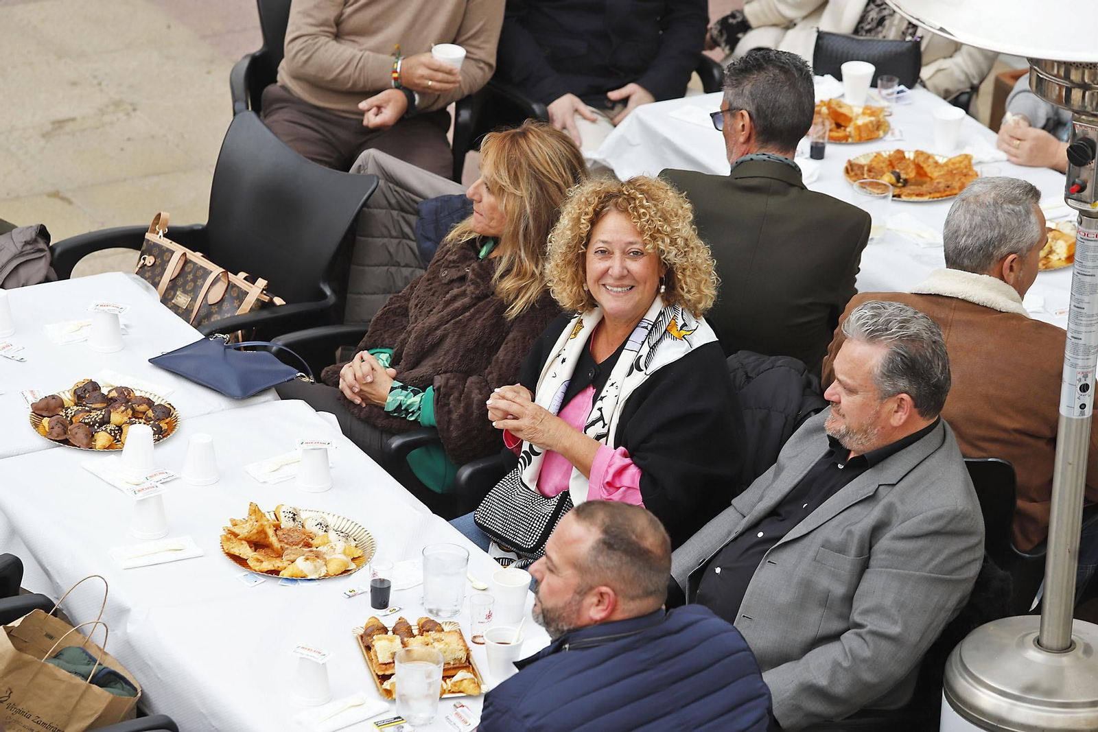 Imágenes de la zambomba en la Hermandad de Emigrantes