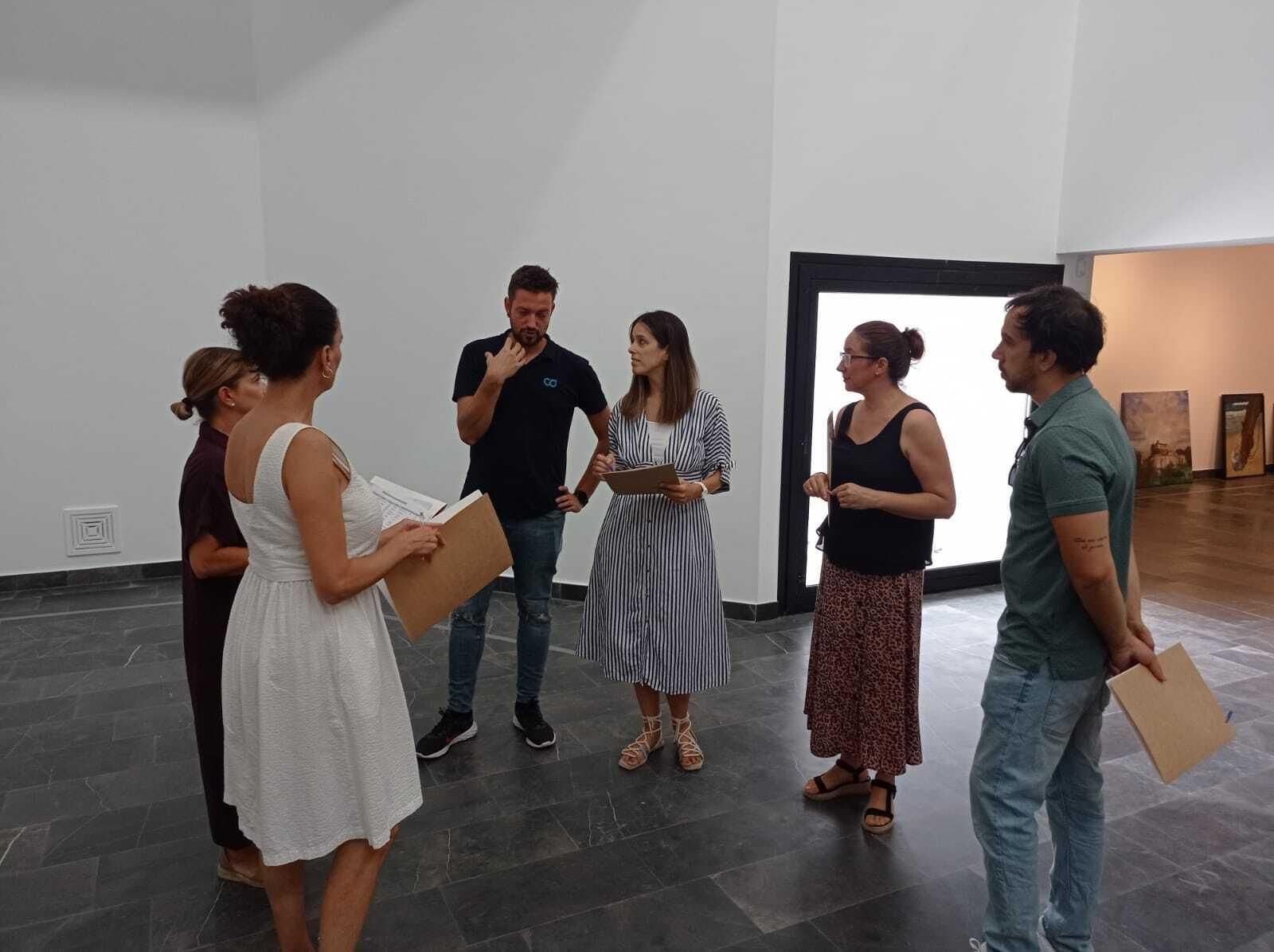 Miembros del jurado de este certamen olontense de pintura.