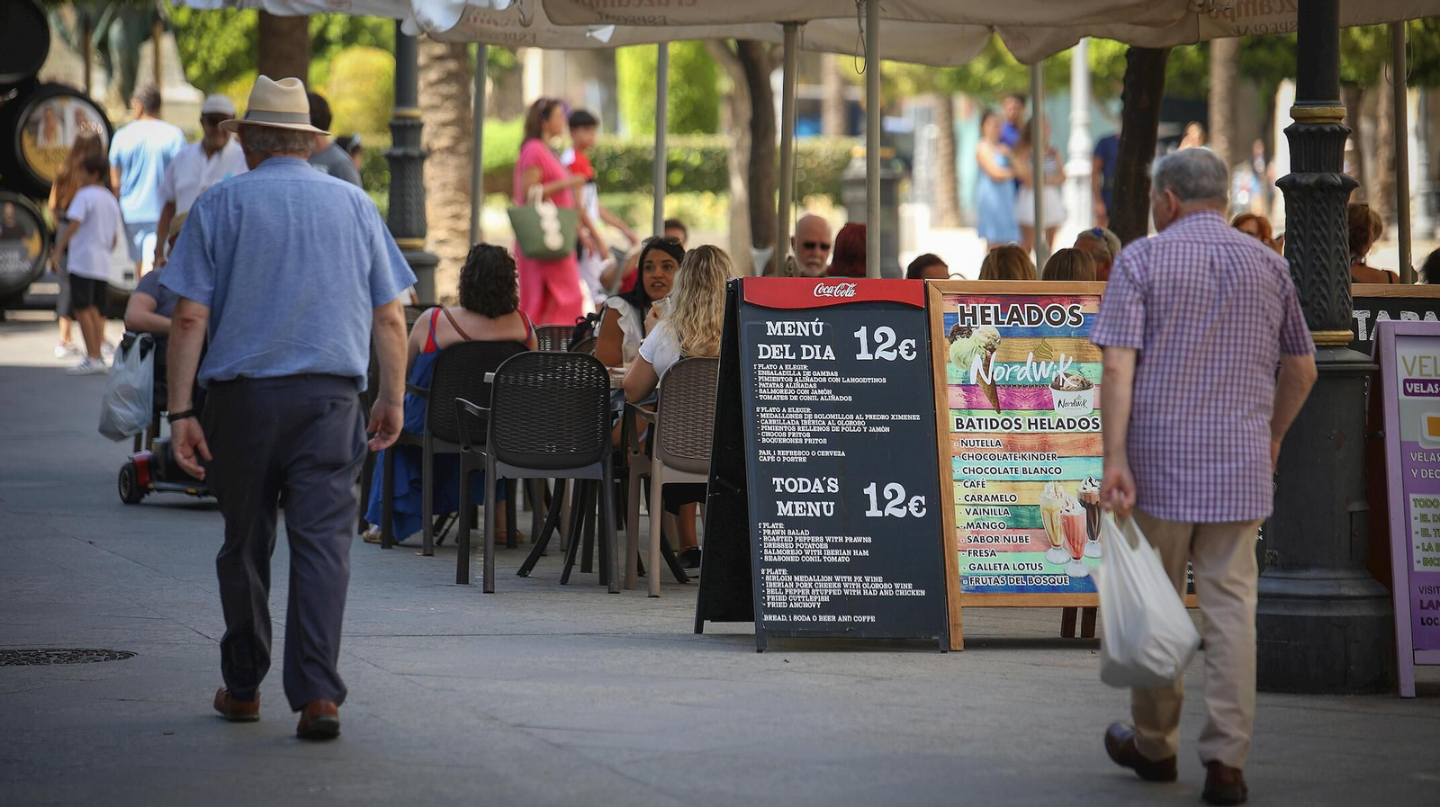 Terrazas de algunos bares  y restaurantes del centro.