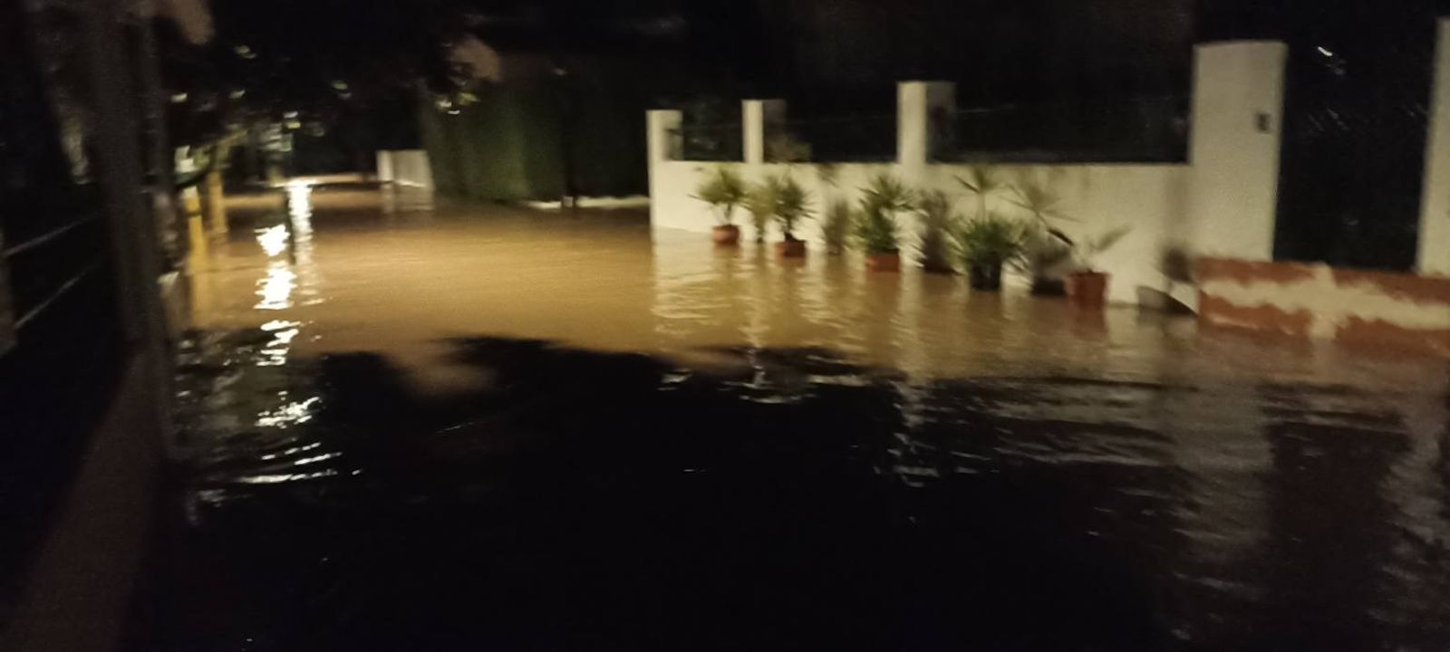 Inundación de calles en Mogón, en imágenes