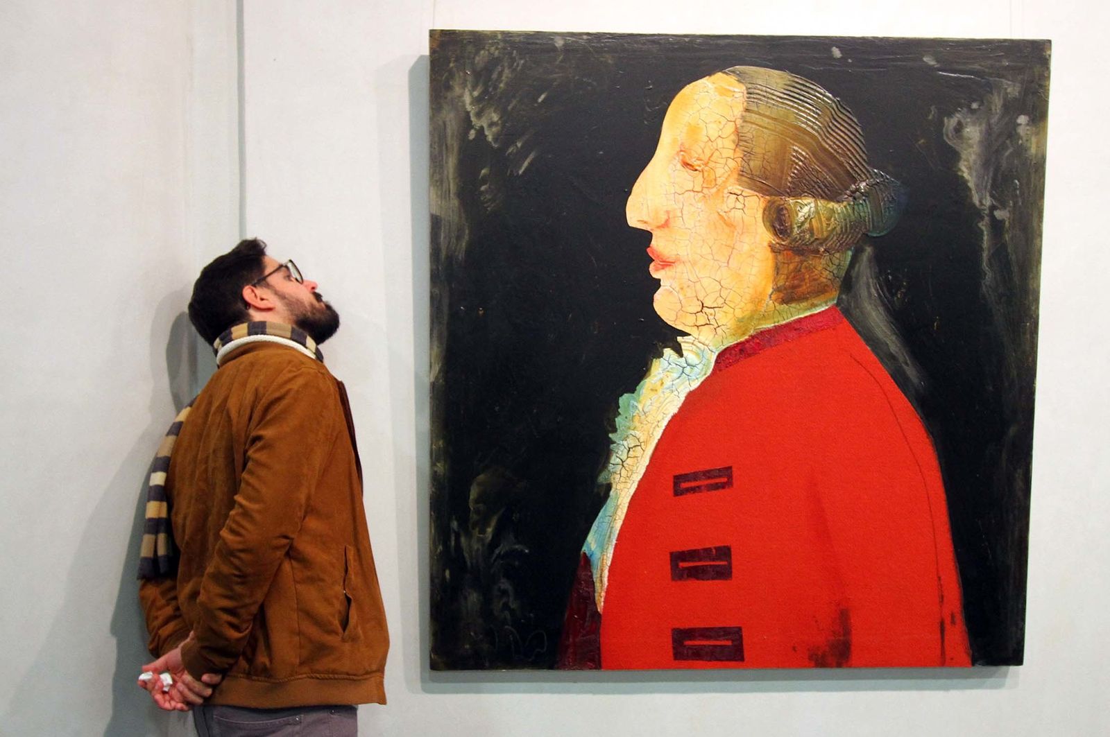 Imágenes de la exposición de Víctor Pulido '(Hilo conductor). 20 años de Clínica Enrile'.