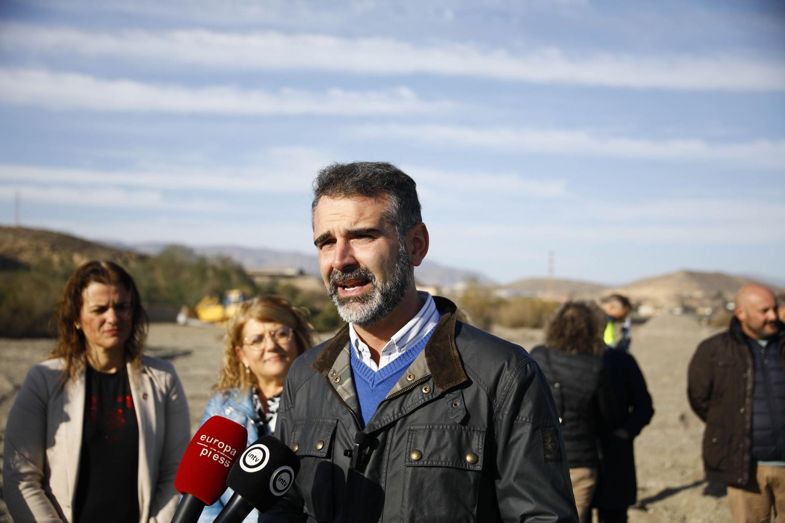 Las imágenes de la visita las obras de restauración hidrogeomorfológica y de naturalización del cauce del río Andarax, en Rioja
