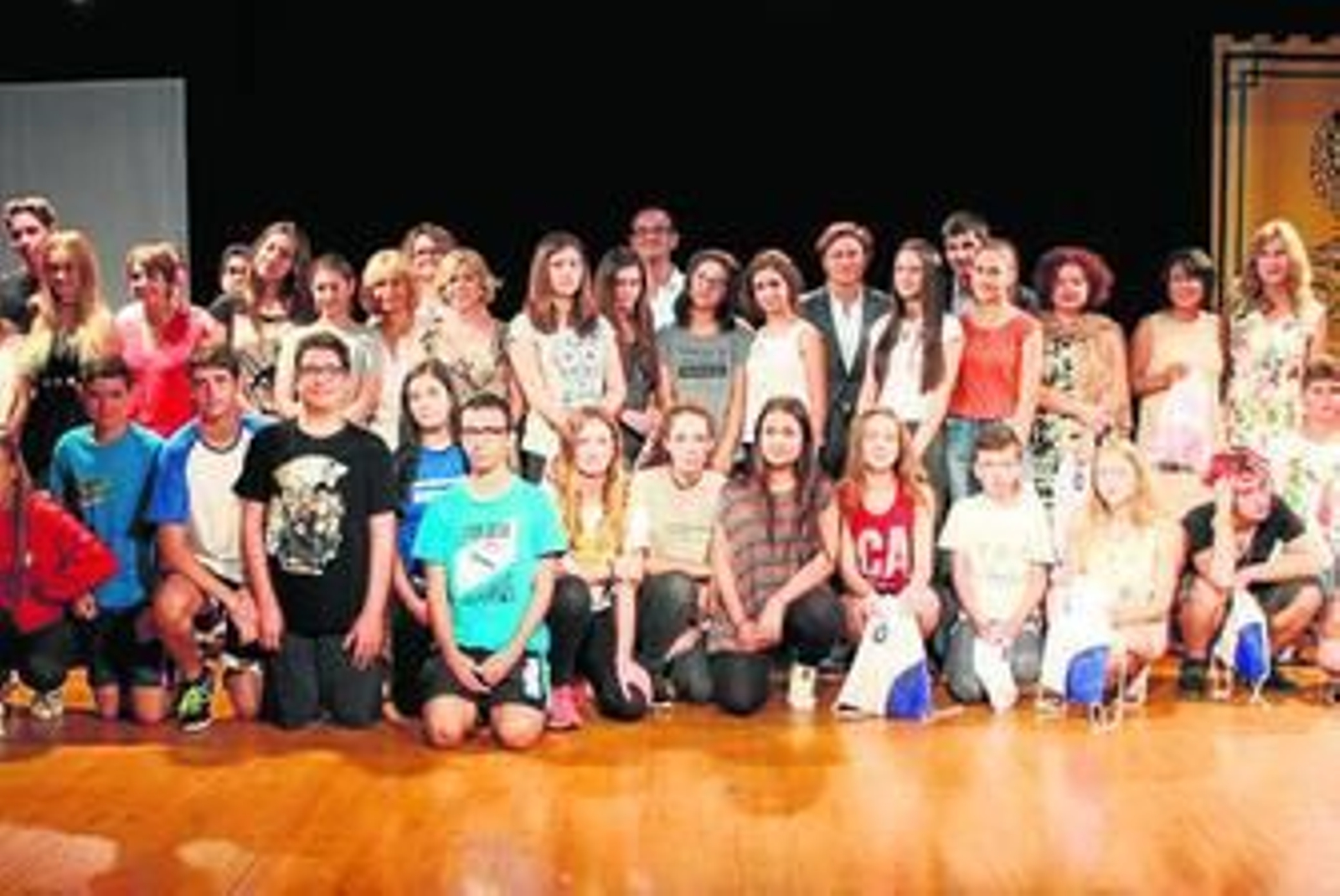 Los estudiantes en su recepción municipal.