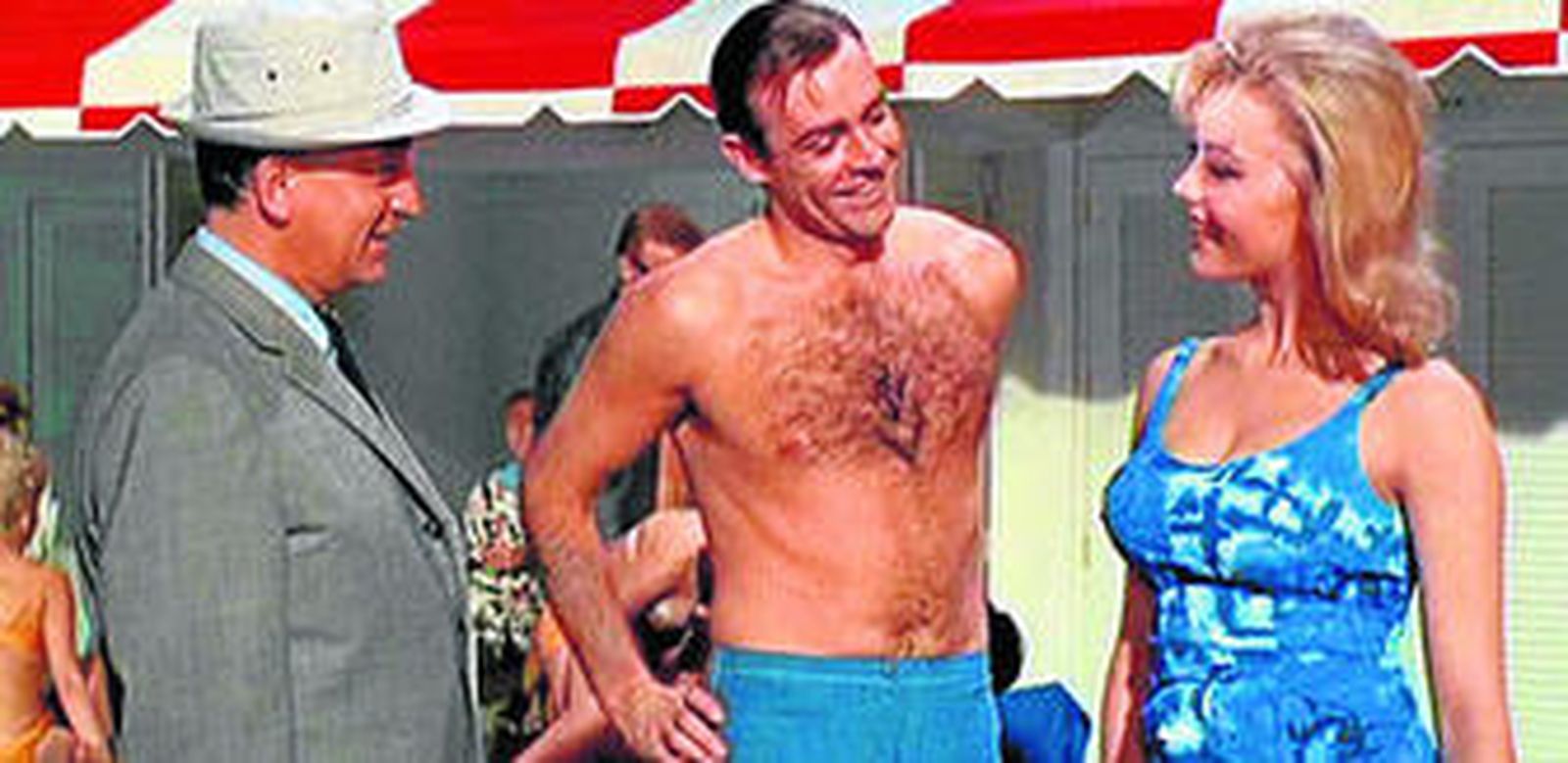 1. Maggie Nolan junto a Connery durante una escena de la película que la hizo famosa durante los sesenta 2. La actriz posa en su patio alpujarreño, un lugar al que se mudó para vivir apaciblemente desde el año 1990. 3. Ruiz de Almodóvar junto a la actriz que ahora se dedica, entre otras cosas, al arte. La imagen pertenece a la exposición que mostró en Órgiva y donde fue reconocida por sus vecinos cuando aún éstos no sabían quién era.