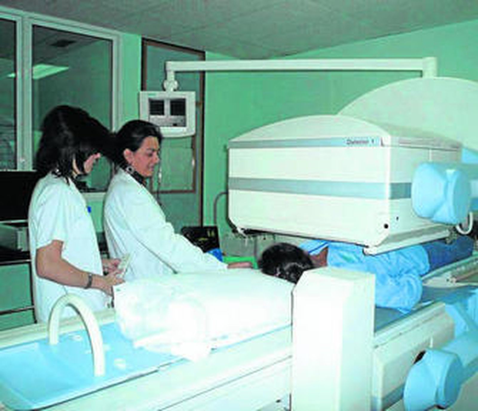 Médicos y enfermeros son los principales destinatarios del máster.