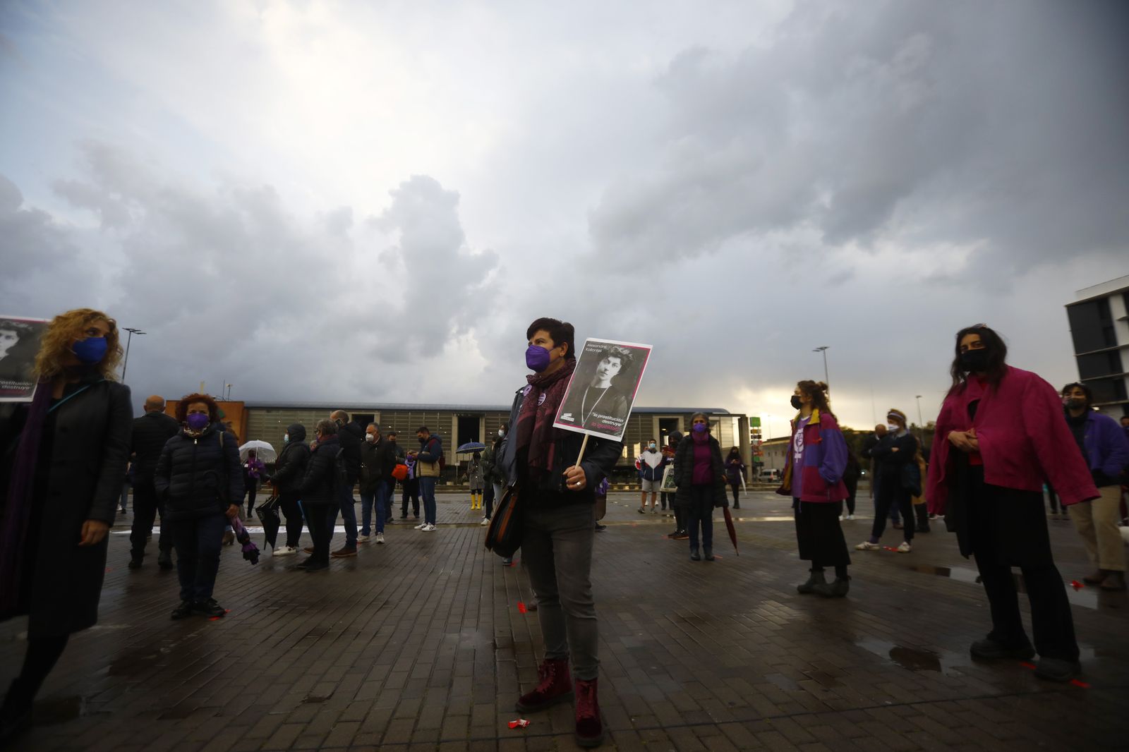 La concentración feminista por el 8-M en fotografías