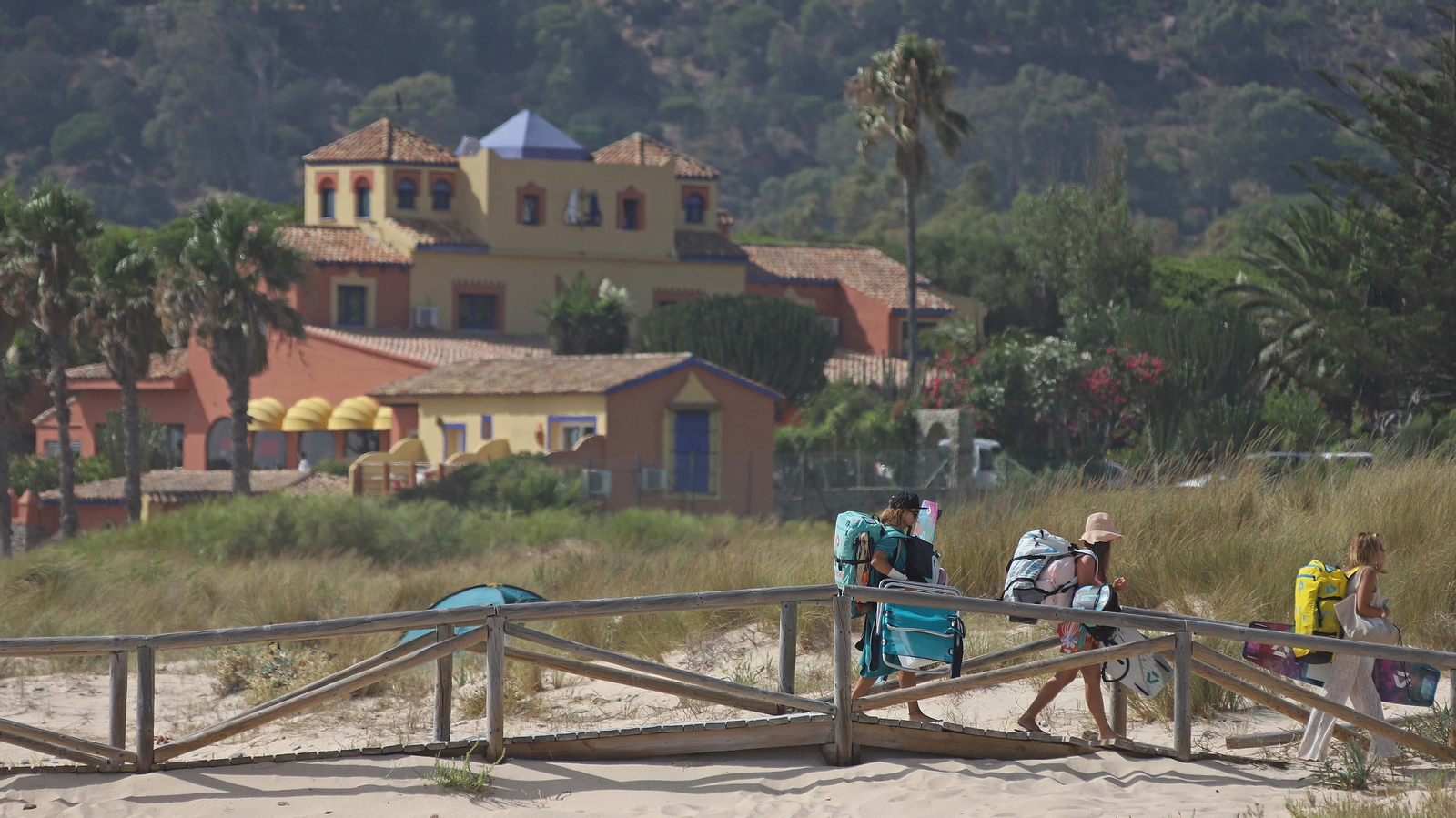 El calor llenas la playas el primer fin de semana de agosto