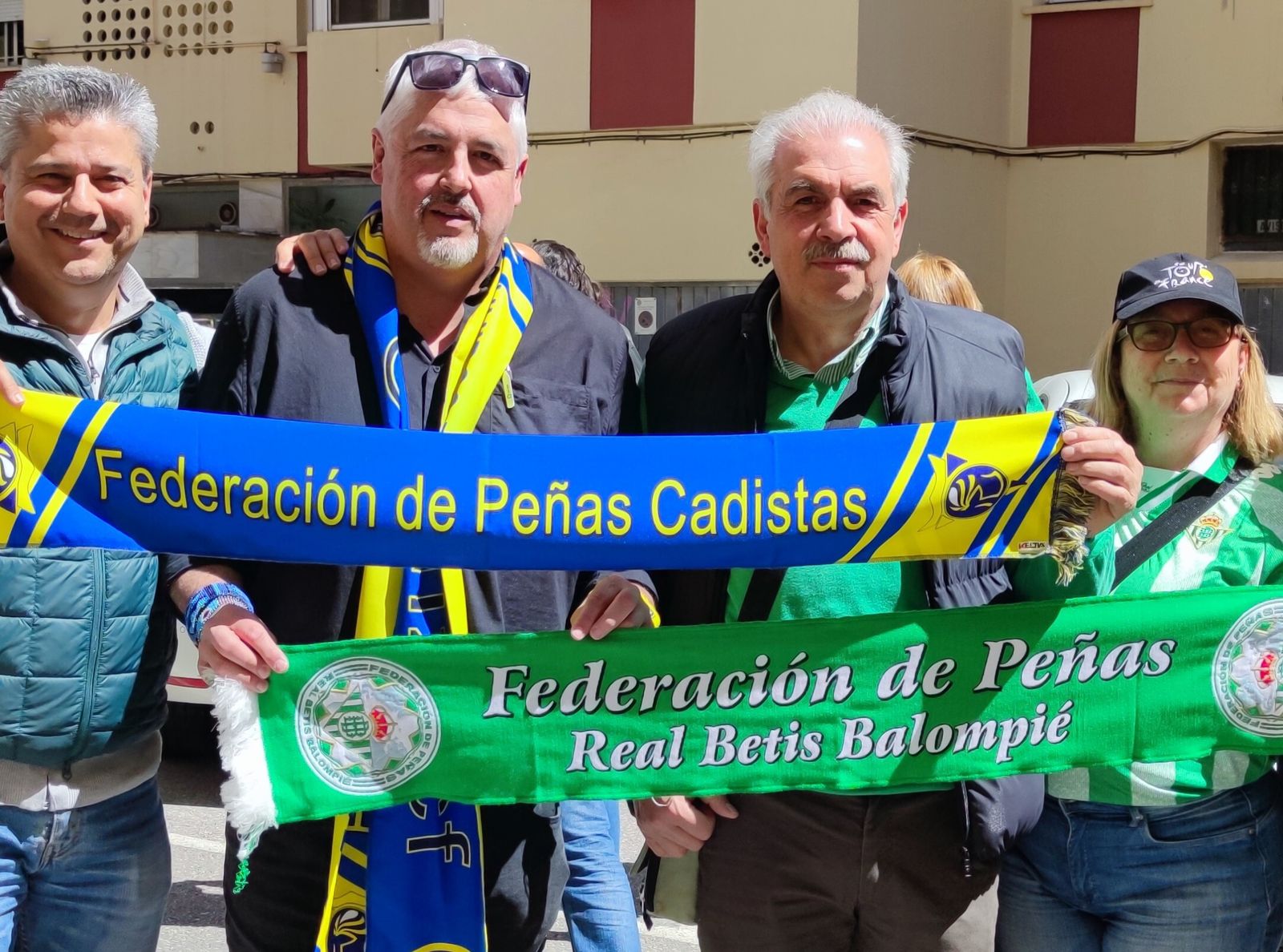 Juan Antonio García y Juan de Dios Álvarez en un Cádiz-Betis.