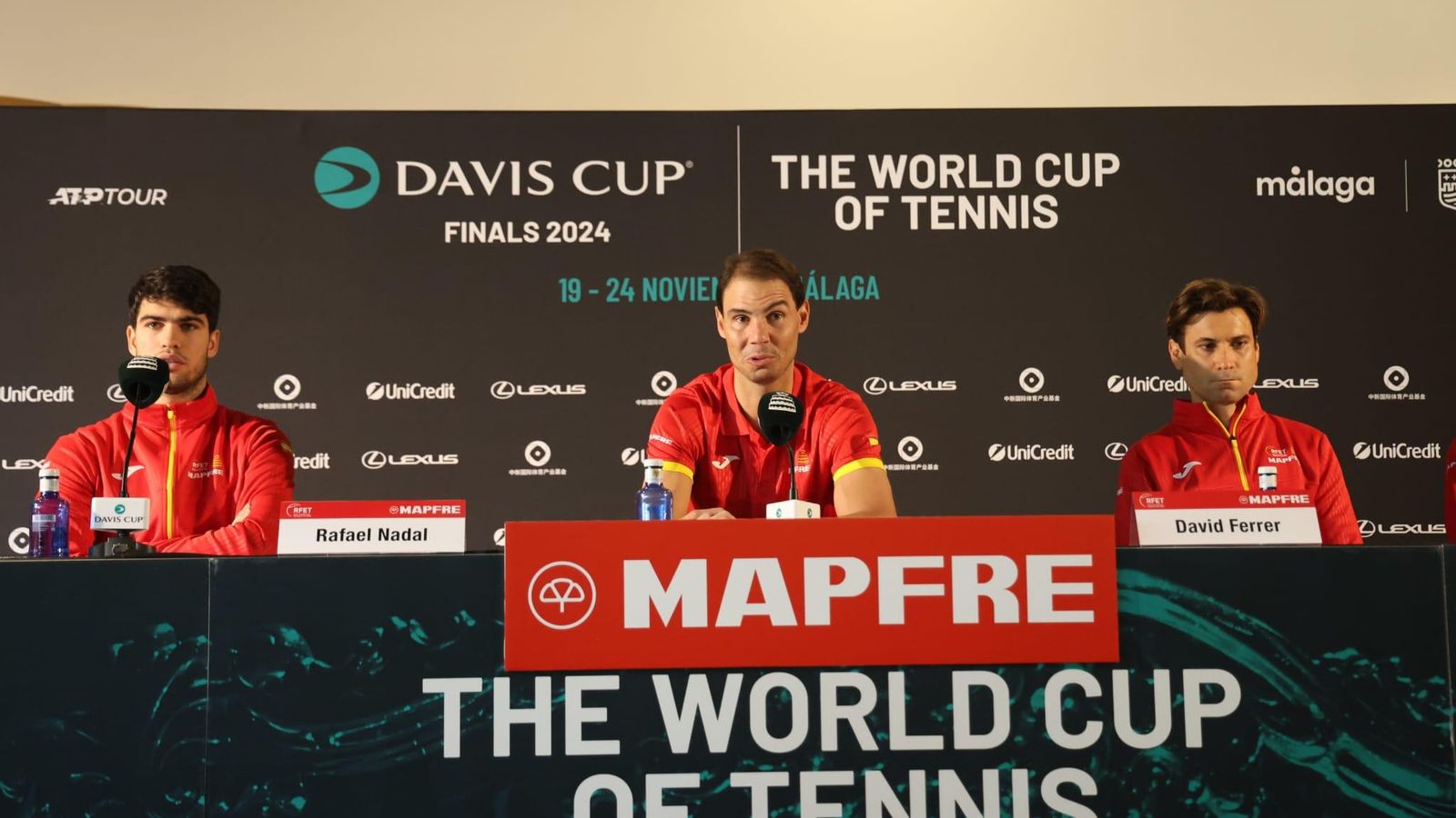 La multitudinaria rueda de prensa de Rafa Nadal en la Copa Davis, en fotos