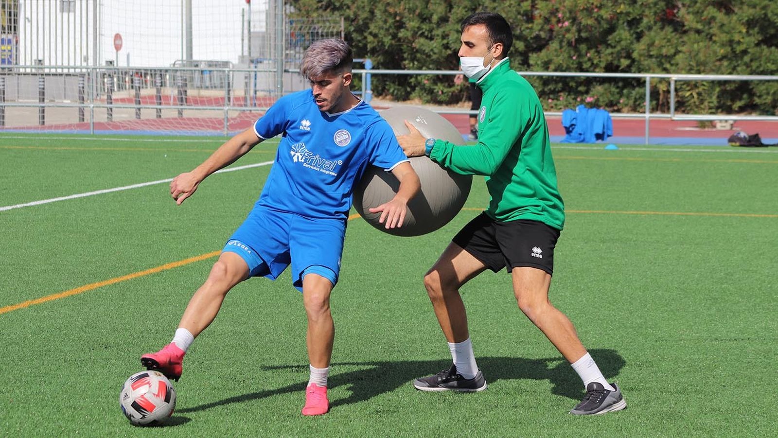 Padilla tendrá que pasar por el quirófano para saber si tiene roto el ligamento cruzado.
