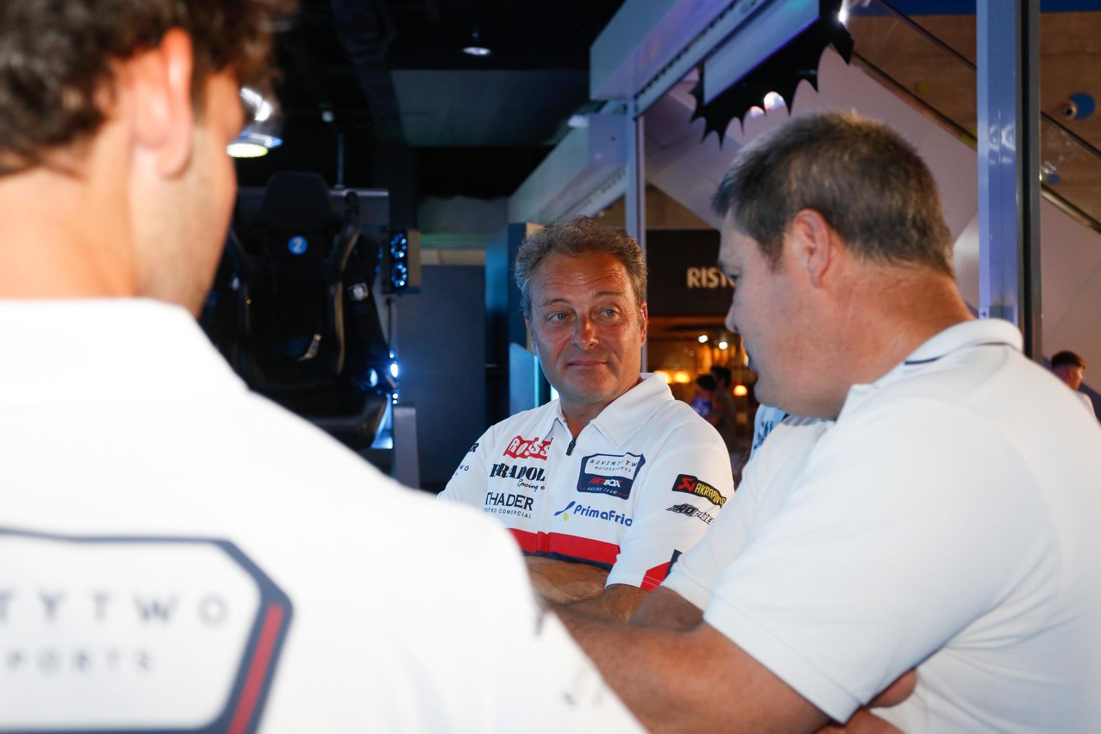 Las fotos de la visita del campeón del Mundo Emilio Alzamora al centro comercial Bahía Plaza de Palmones (Los Barrios)