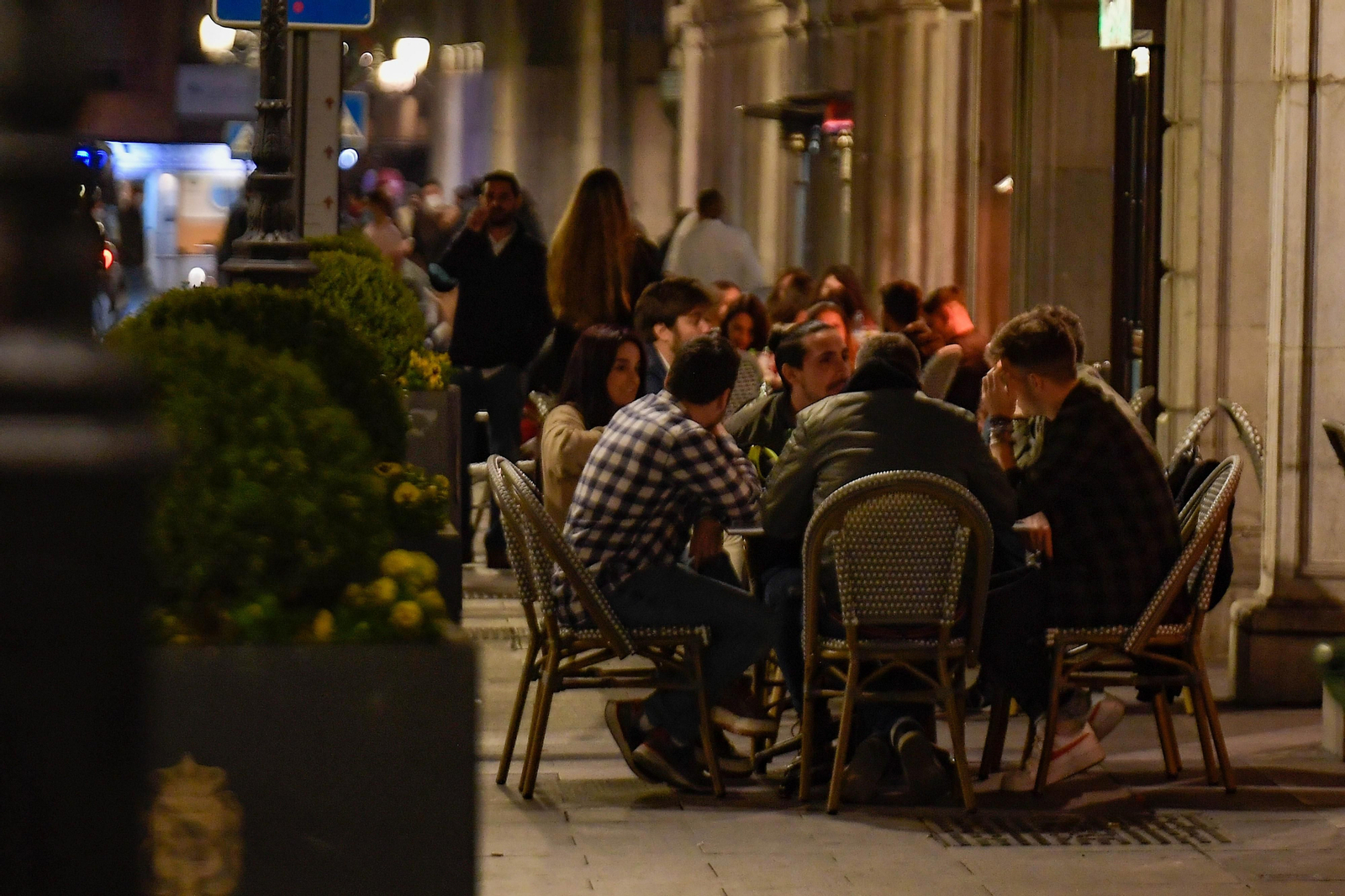 Fotos de los bares de Granada cerrando a las 22:00 horas