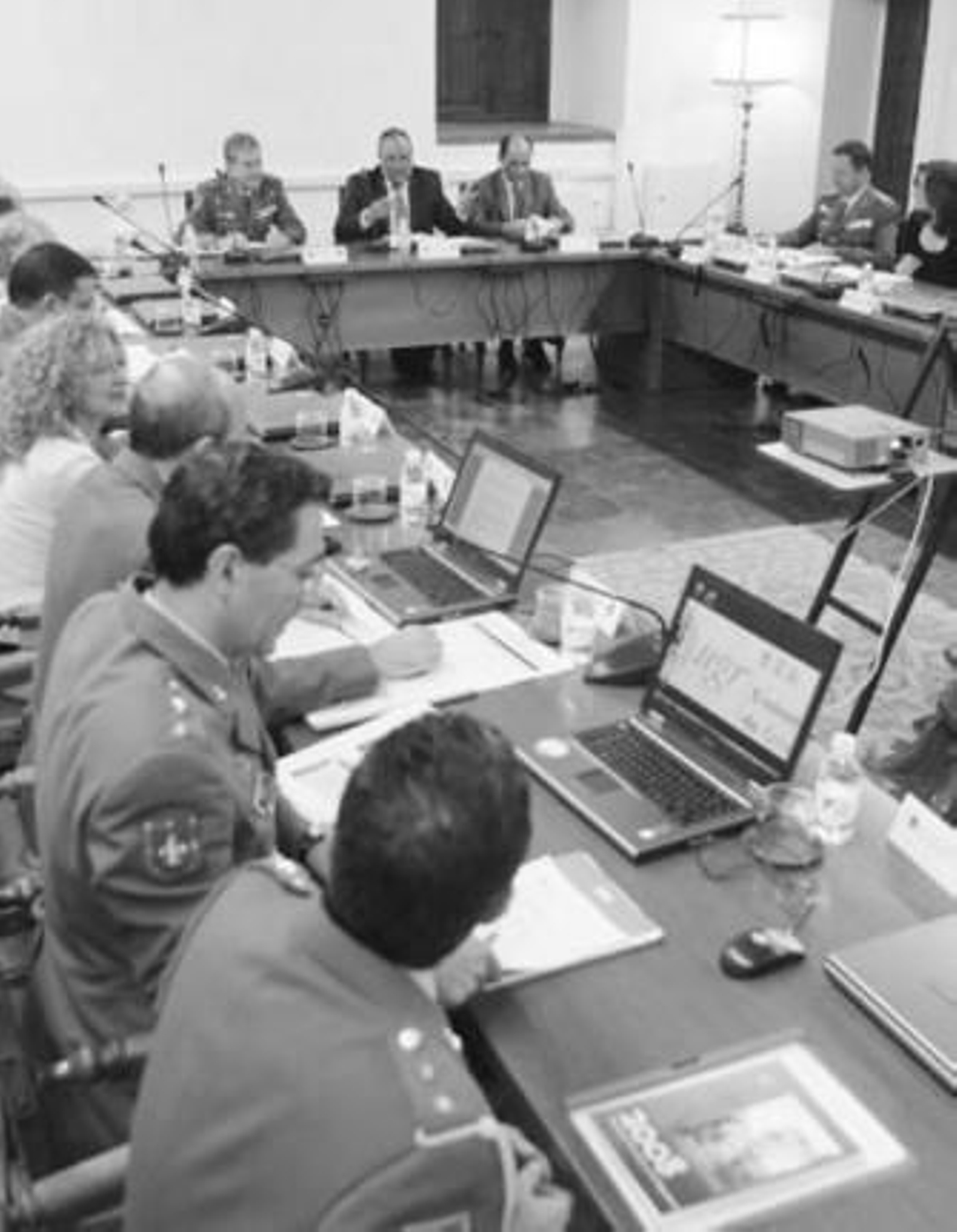 La UGR y el MADOC aprobaron la creación de un centro mixto.