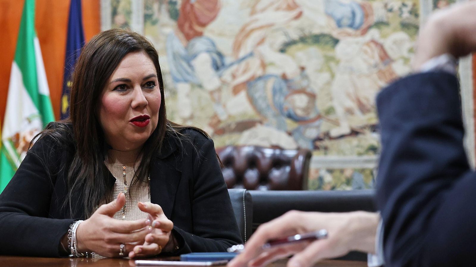 La alcaldesa Rocío Moreno, durante la entrevista concedida a Huelva Información.