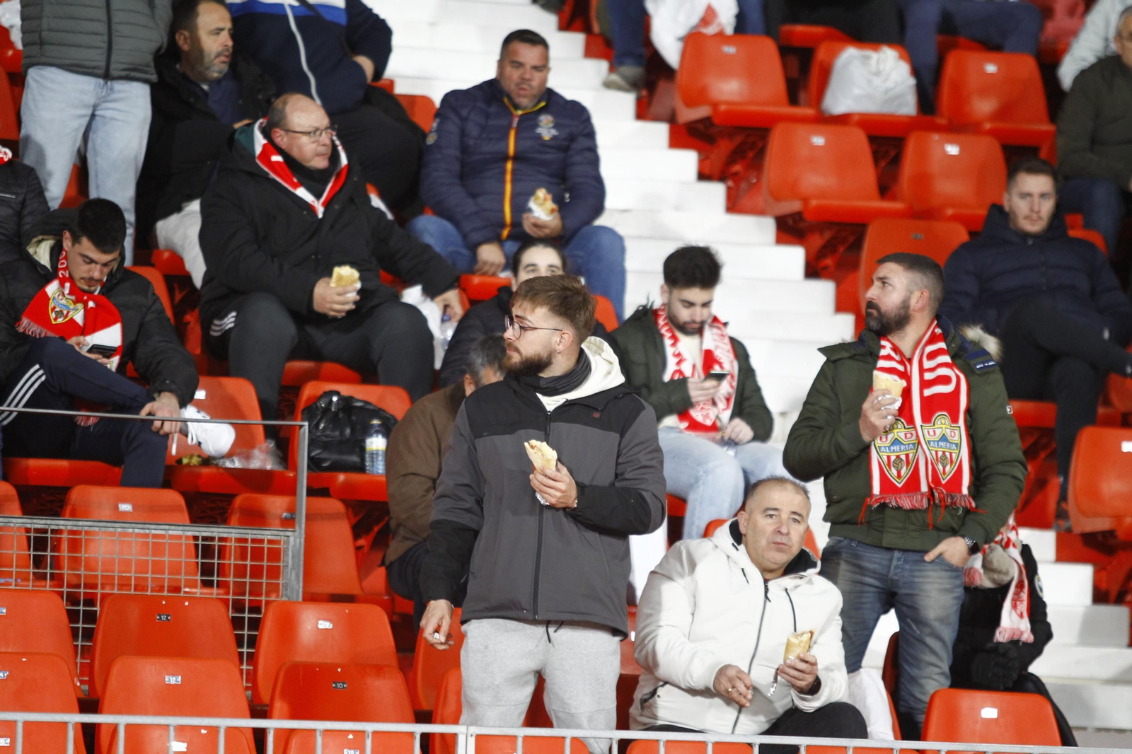 Búscate en las fotos de público del partido U.D. Almería-S.D. Huesca