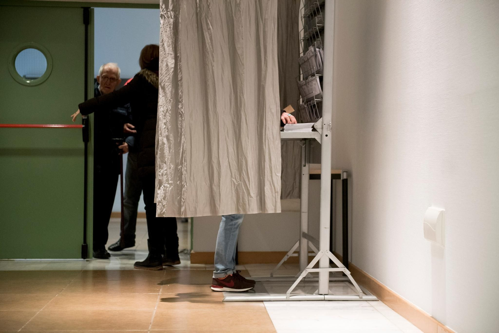 La jornada de elecciones en Granada, en imágenes