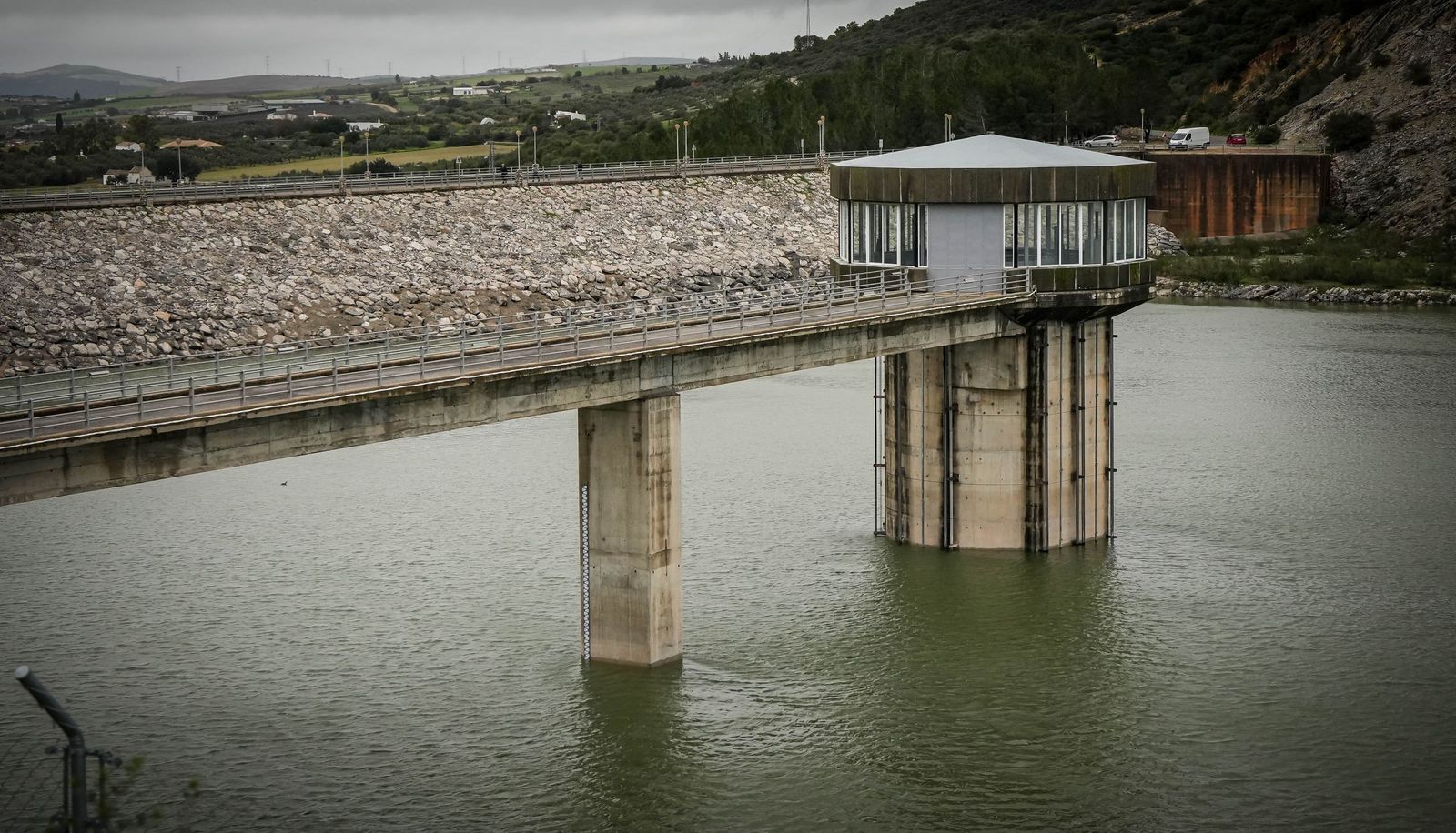 Imágenes del estado actual de los embalses de los Hurones, Guadalcacín y Bornos