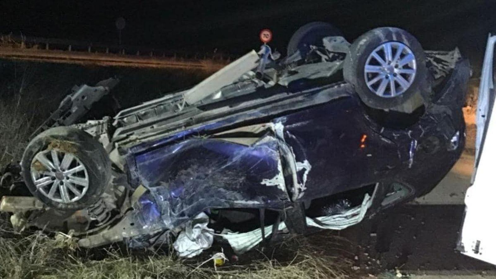 El vehículo siniestrado tras el accidente